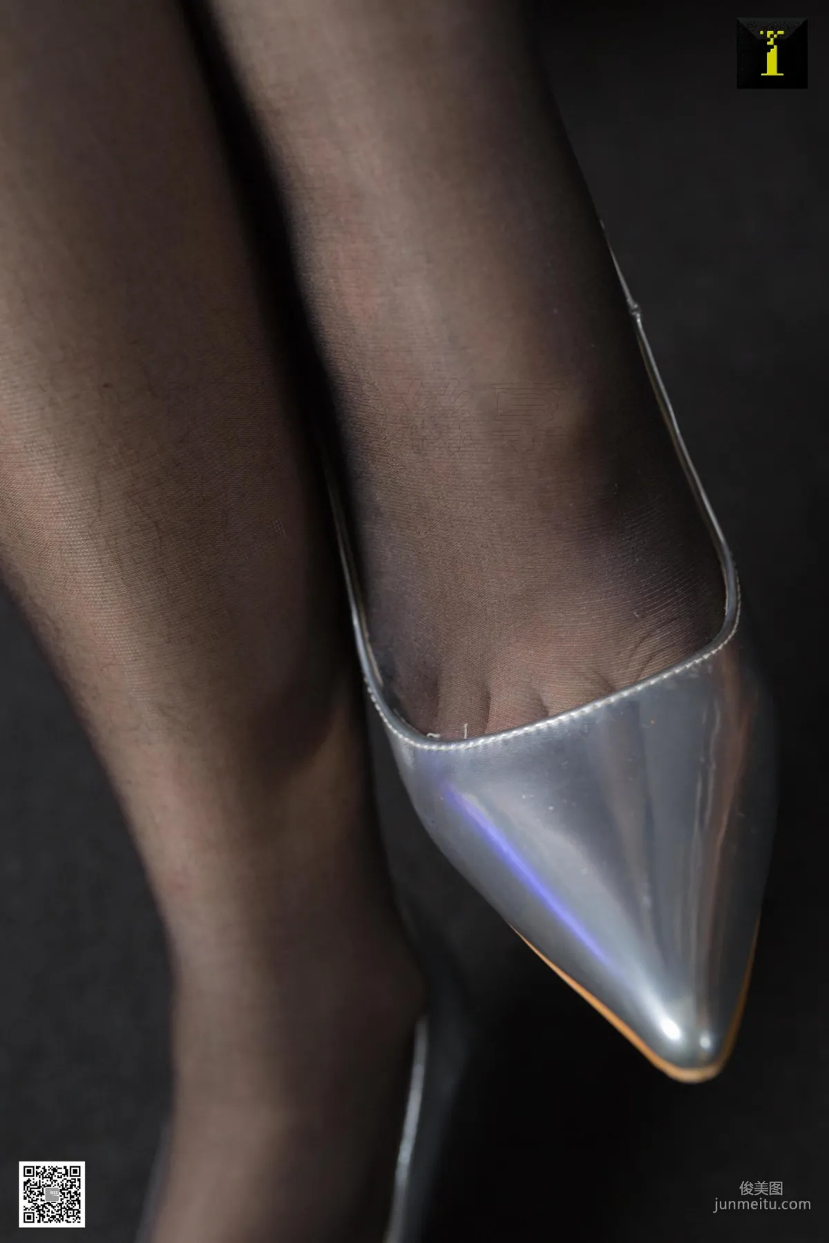 Model: Zi Qi 《Zi Qi's Silver High Heels》 [One Thousand and One Nights] Stockings and Beautiful Legs Photo Set photo 12