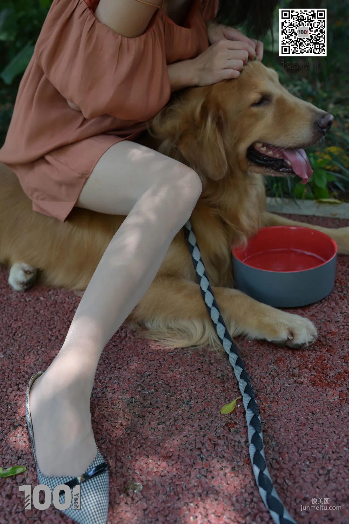 Zhen Zhen, Pets at Home 1 [One Thousand and One Nights] Stockings and Beautiful Legs Photo Set photo 96