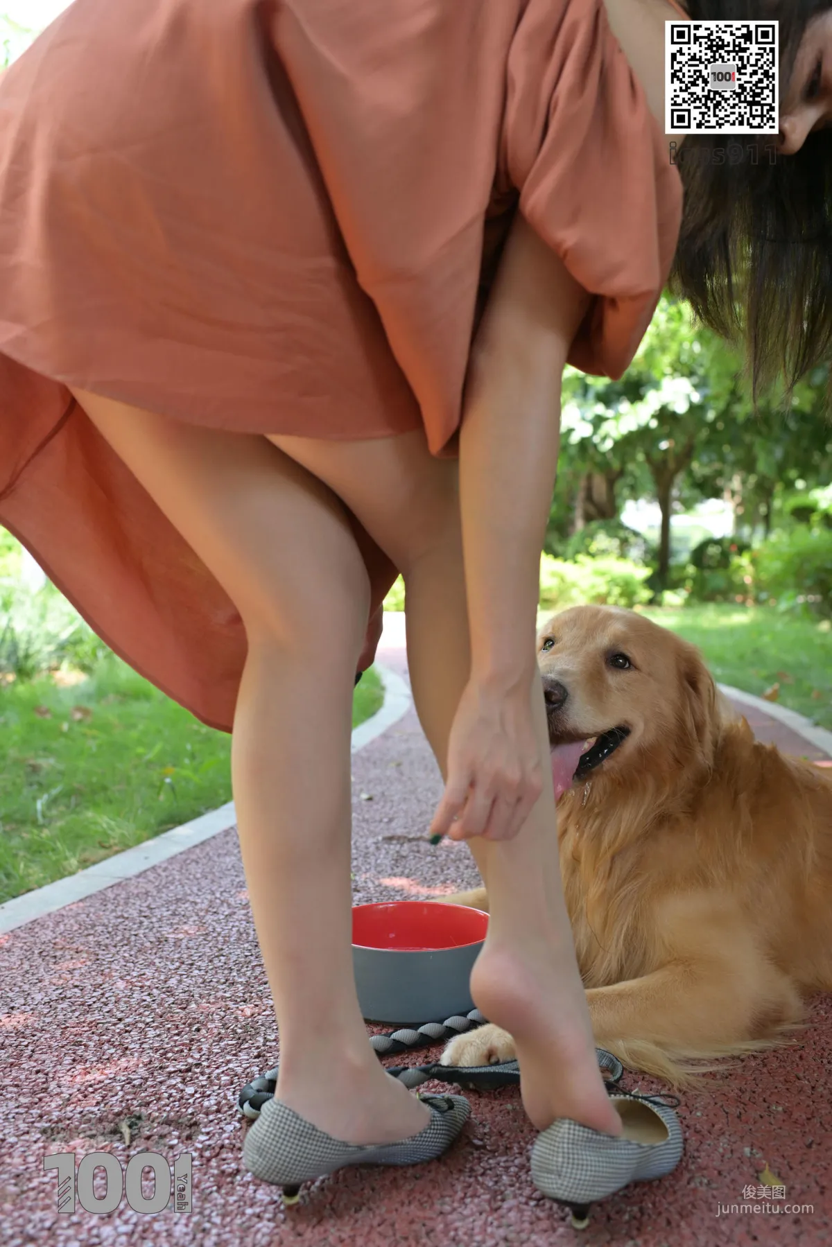 Zhen Zhen, Cute Pets at Home 2 [One Thousand and One Nights] Silk Feet and Beautiful Legs Photo Set photo 7