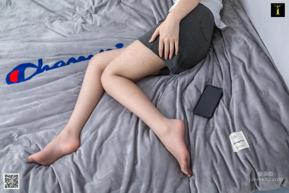 Model: Zi Qi, Zi Qi's Slit Skirt [One Thousand and One Nights] Stockings and Legs Photo Set photo 49