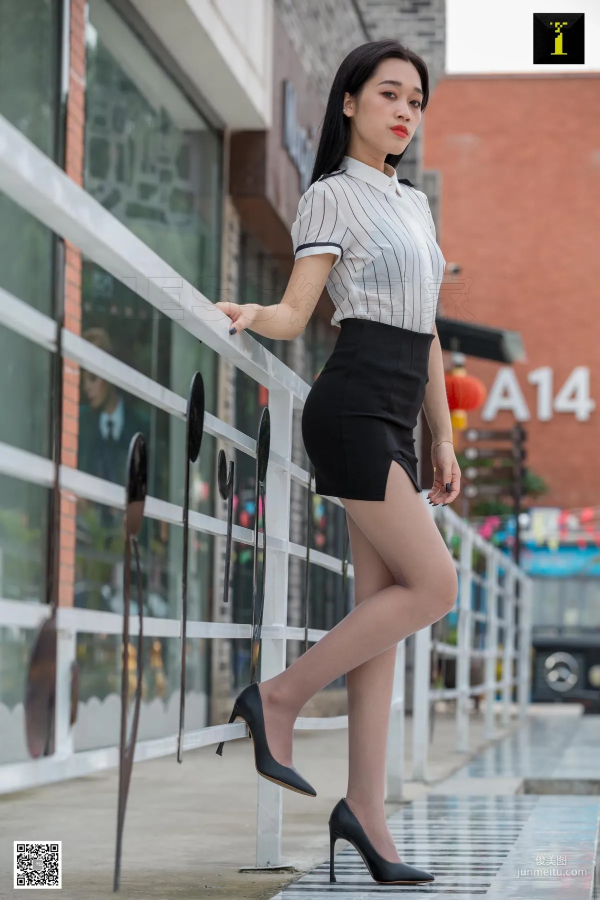 Ke Le "Chance Encounter White-Collar Street Snap" [One Thousand and One Nights] Stockings and Beautiful Legs Photo Set photo 5