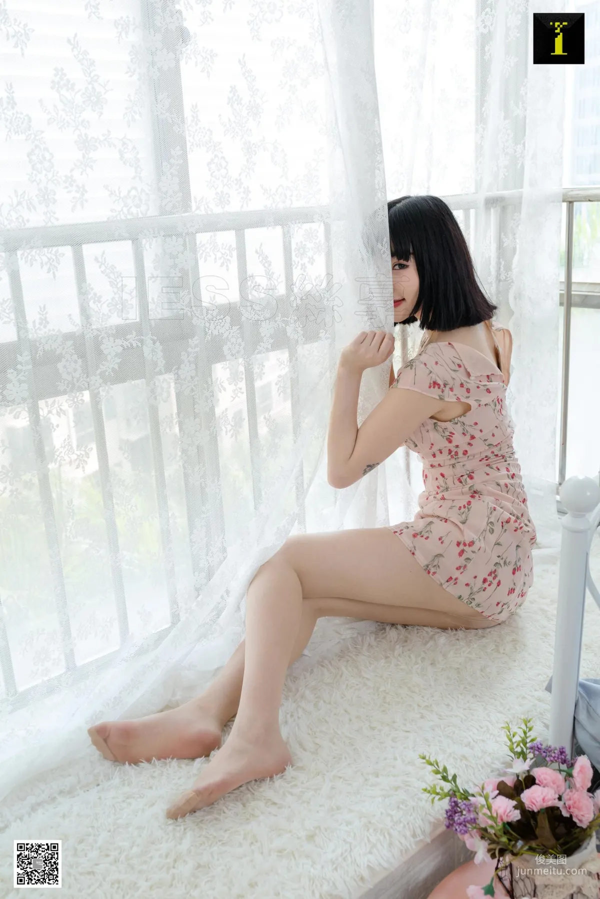 Miao Jie Pink Cat [IESS One Thousand and One Nights] Beautiful Legs and Silk Stockings Photo Set photo 53