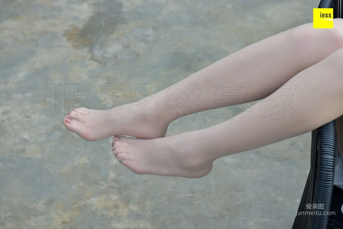 Qi Qi 'Silver Flats and Flesh Stockings' [One Thousand and One Nights] Stockings and Legs Photo Set photo 44