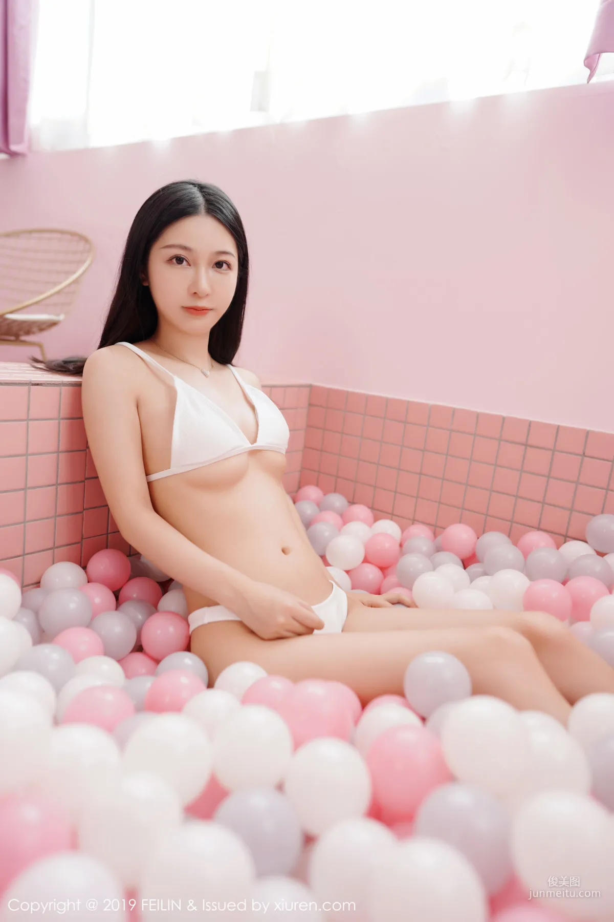 luna Zhang Jingyan, Slim Figure and Delicate Posture [FeiLin] VOL.207 Photo Set photo 11