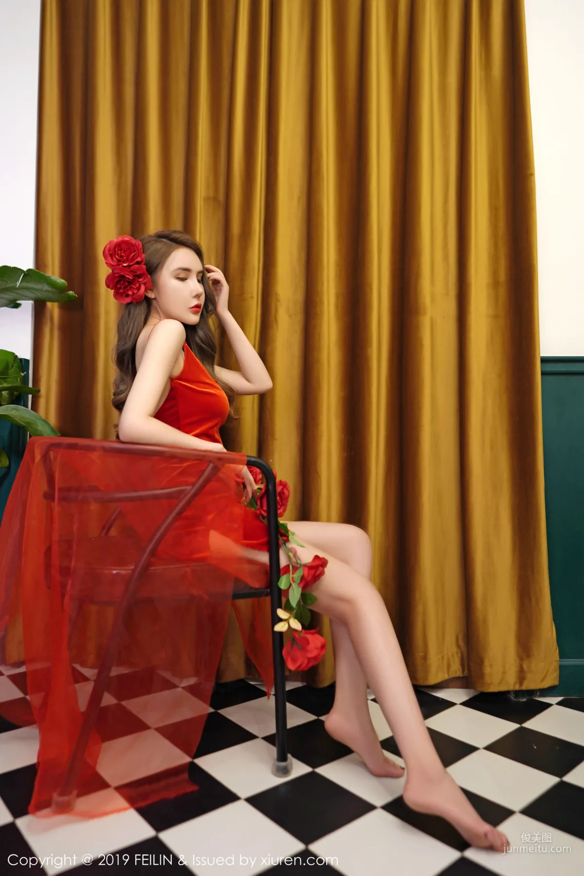 Wuyue yuer, Pretty Face and Slim Versatile Figure [FeiLin] VOL.200 Photo Set photo 18