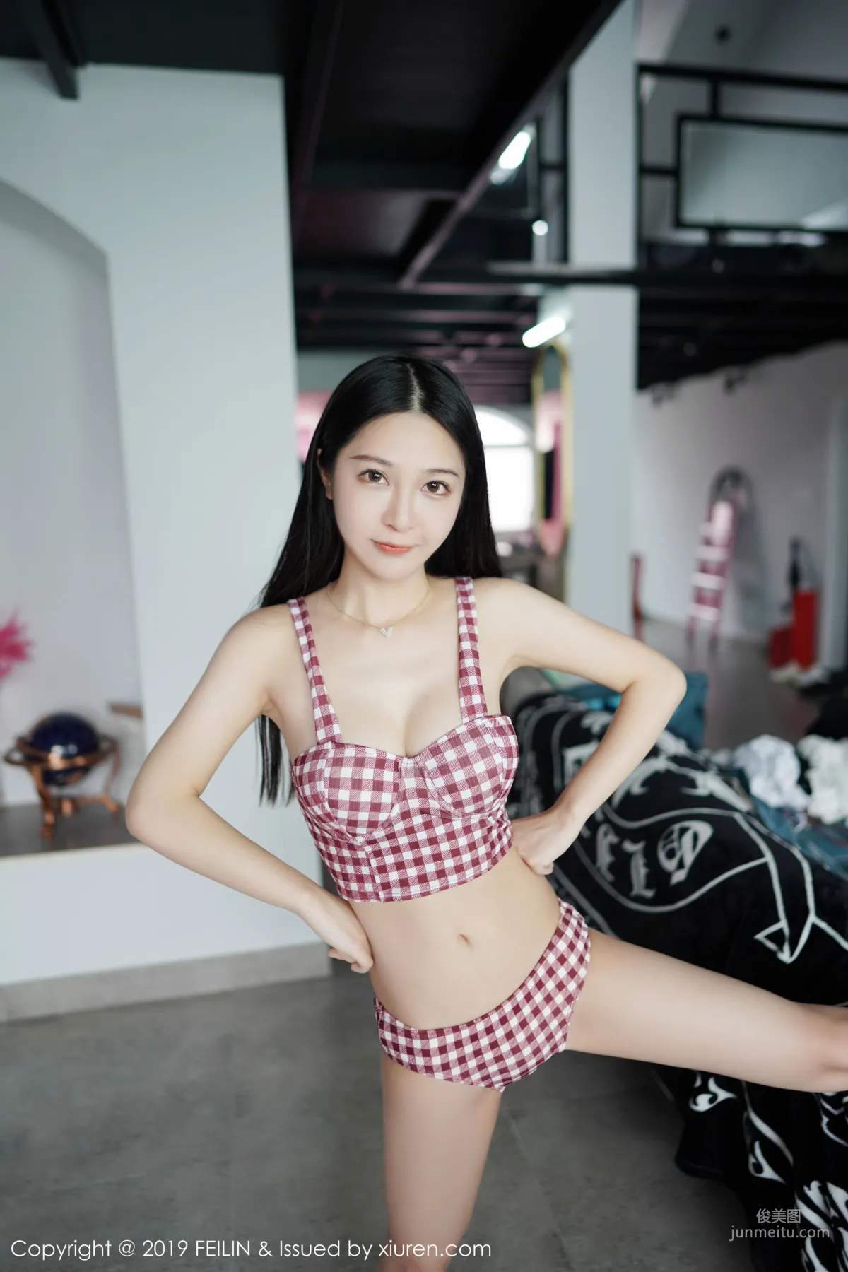 luna Zhang Jingyan, Slim Figure and Delicate Posture [FeiLin] VOL.207 Photo Set photo 21