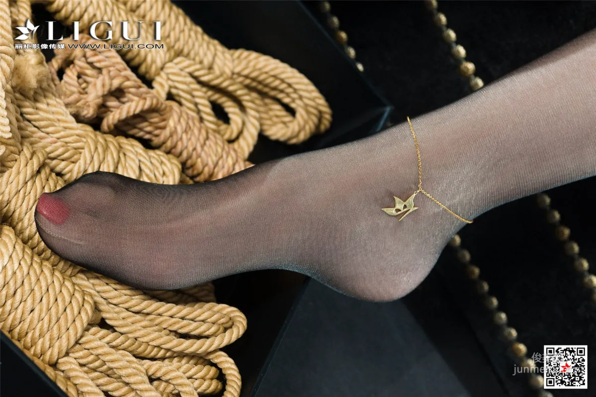 Liang Er, Black Stockings and Rope Art Body Photography [Ligui] Photo Set photo 29
