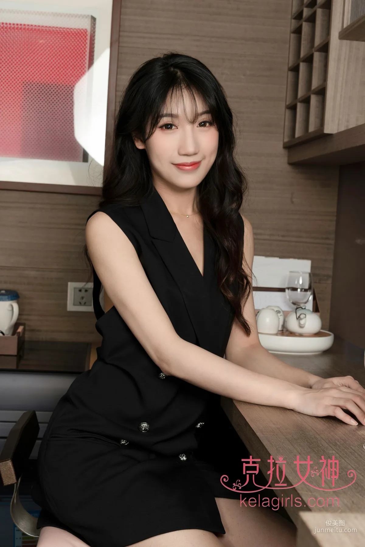 佳莹《OL晾脚底》 [克拉女神Kelagirls] 写真集16