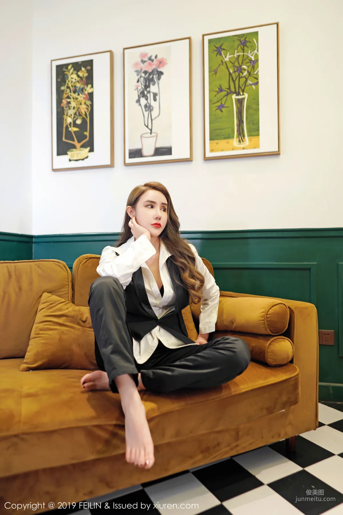 Wuyue yuer, Pretty Face and Slim Versatile Figure [FeiLin] VOL.200 Photo Set photo 37