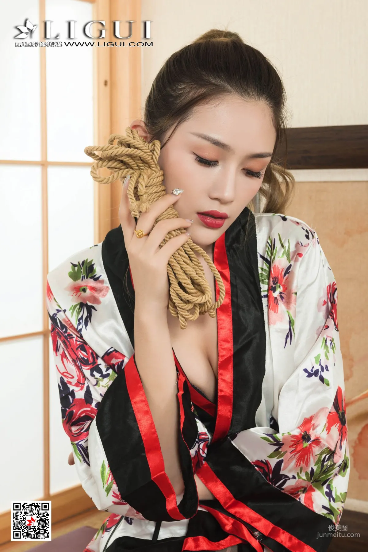 甜甜《繩藝捆綁絲襪人體攝影》 [麗櫃美束] 寫真集 7