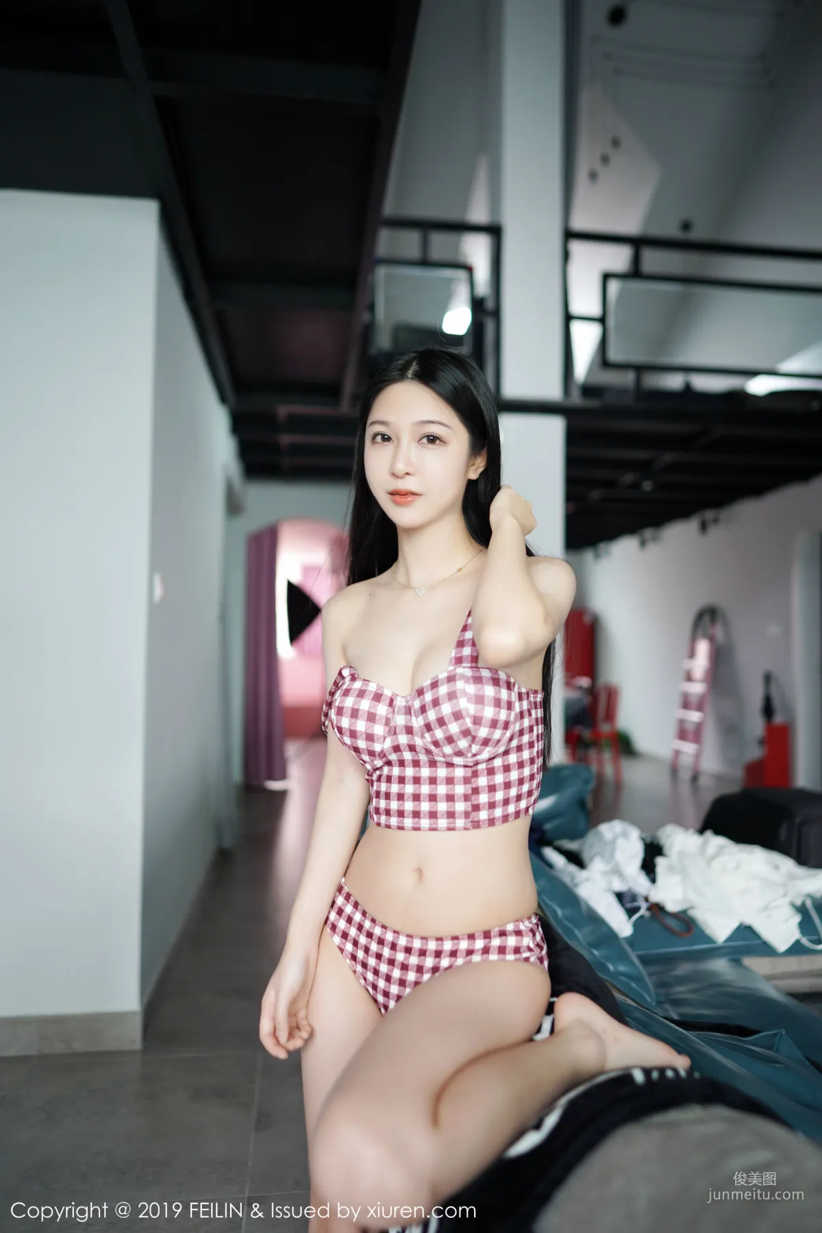 luna Zhang Jingyan, Slim Figure and Delicate Posture [FeiLin] VOL.207 Photo Set photo 27