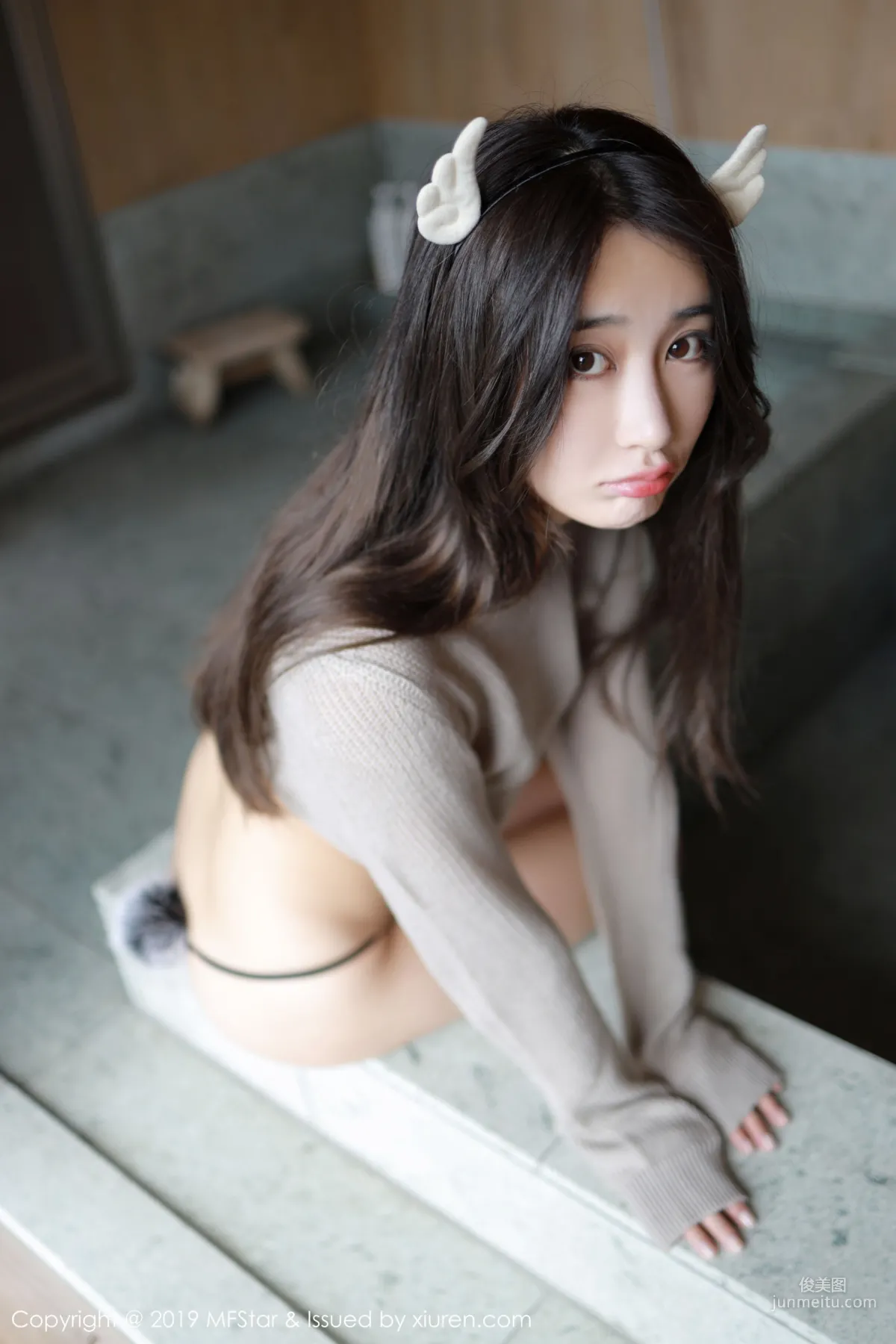 Betty Lin Zixin, Sexy Sweater and Tube Socks Series [MFStar] Vol.212 Photo Set photo 35