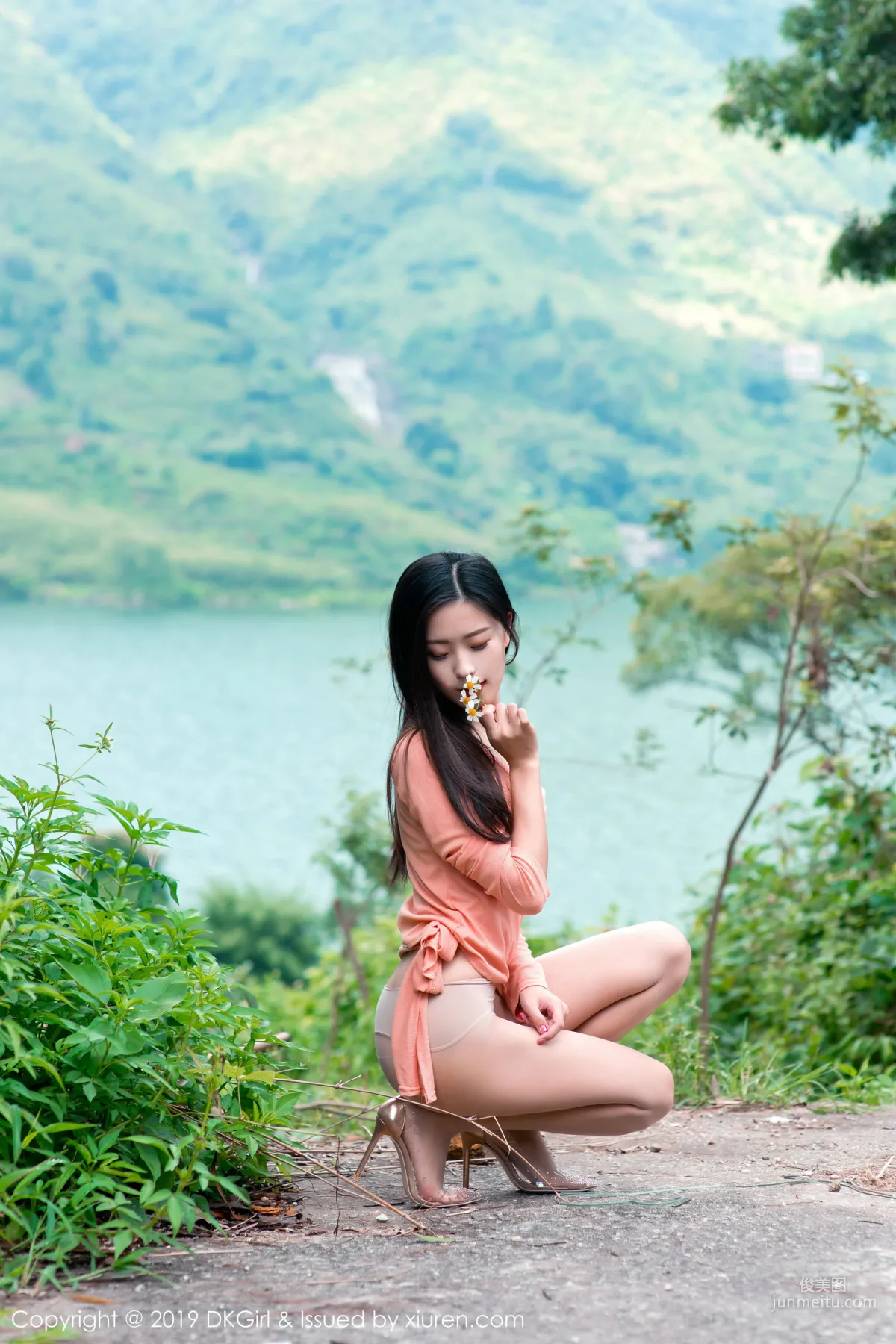 Xiao Ziyi Alice Bold Stockings Outdoor Shoot [DKGirl] Vol.114 Photo Set photo 24