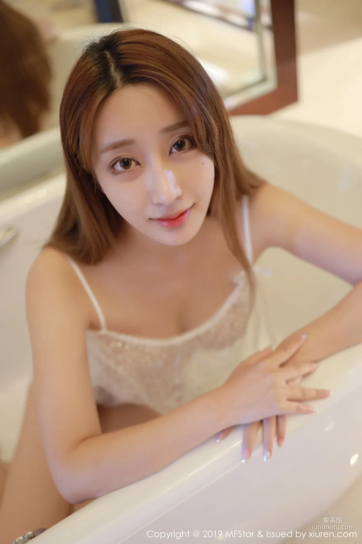 Betty Lin Zixin Bathroom Theme Bath Towel + Hollow Semi-Transparent Lingerie Series [MFStar] Vol.211 Photo Set photo 19
