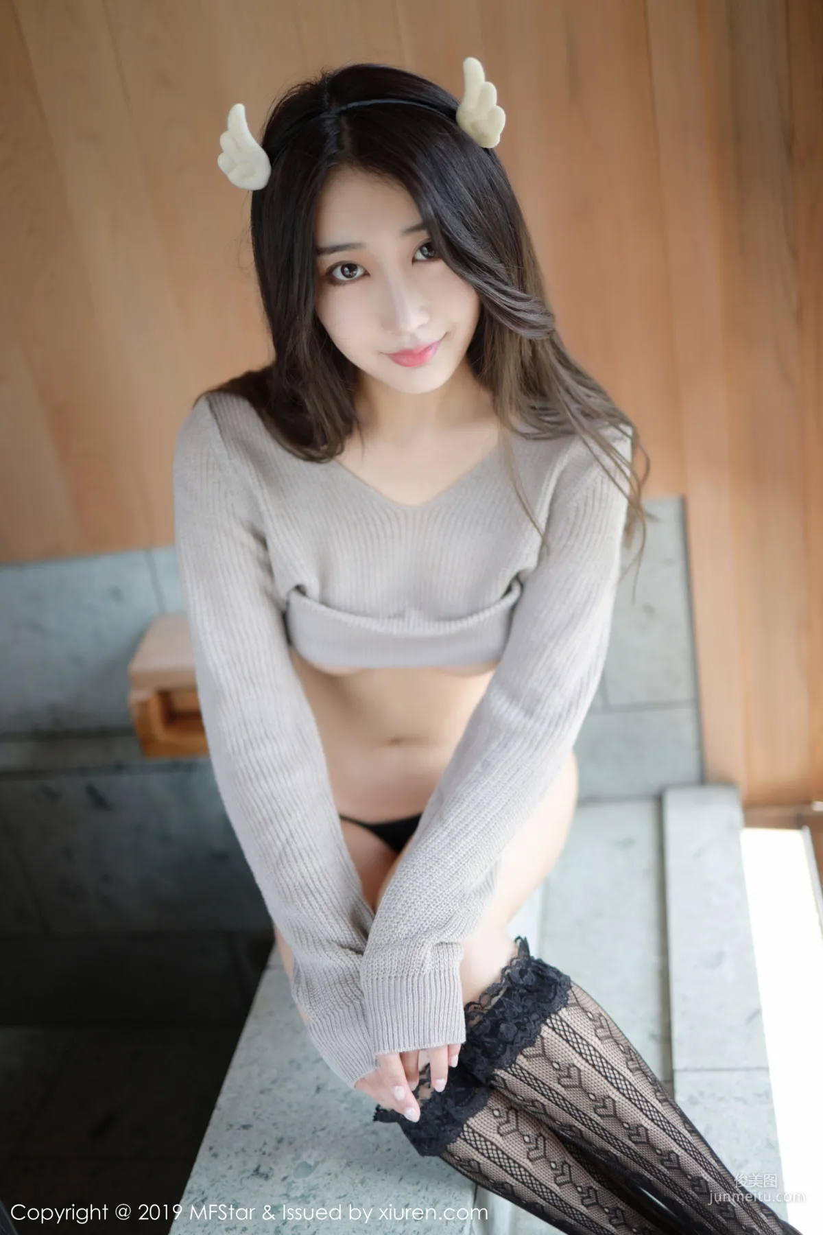 Betty Lin Zixin, Sexy Sweater and Tube Socks Series [MFStar] Vol.212 Photo Set photo 16