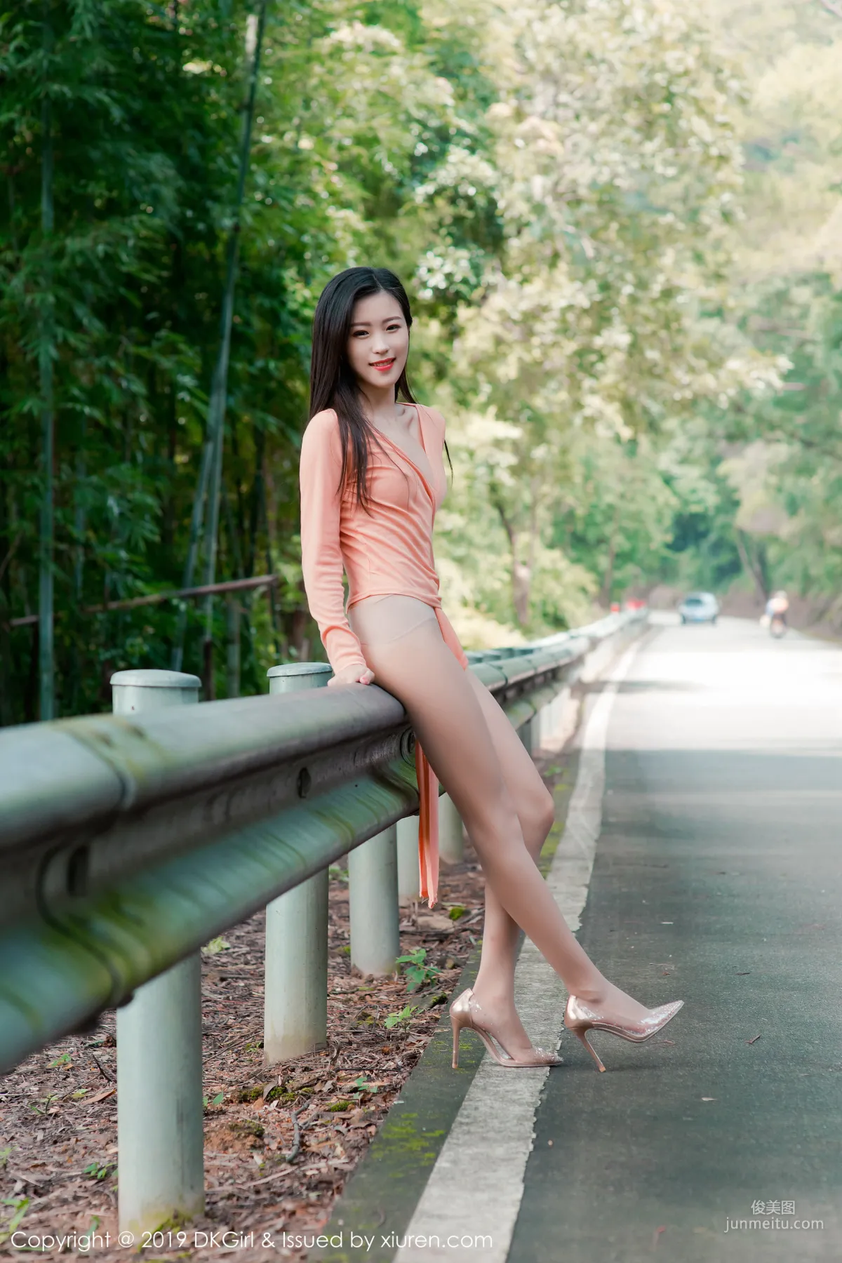 Xiao Ziyi Alice Bold Stockings Outdoor Shoot [DKGirl] Vol.114 Photo Set photo 38