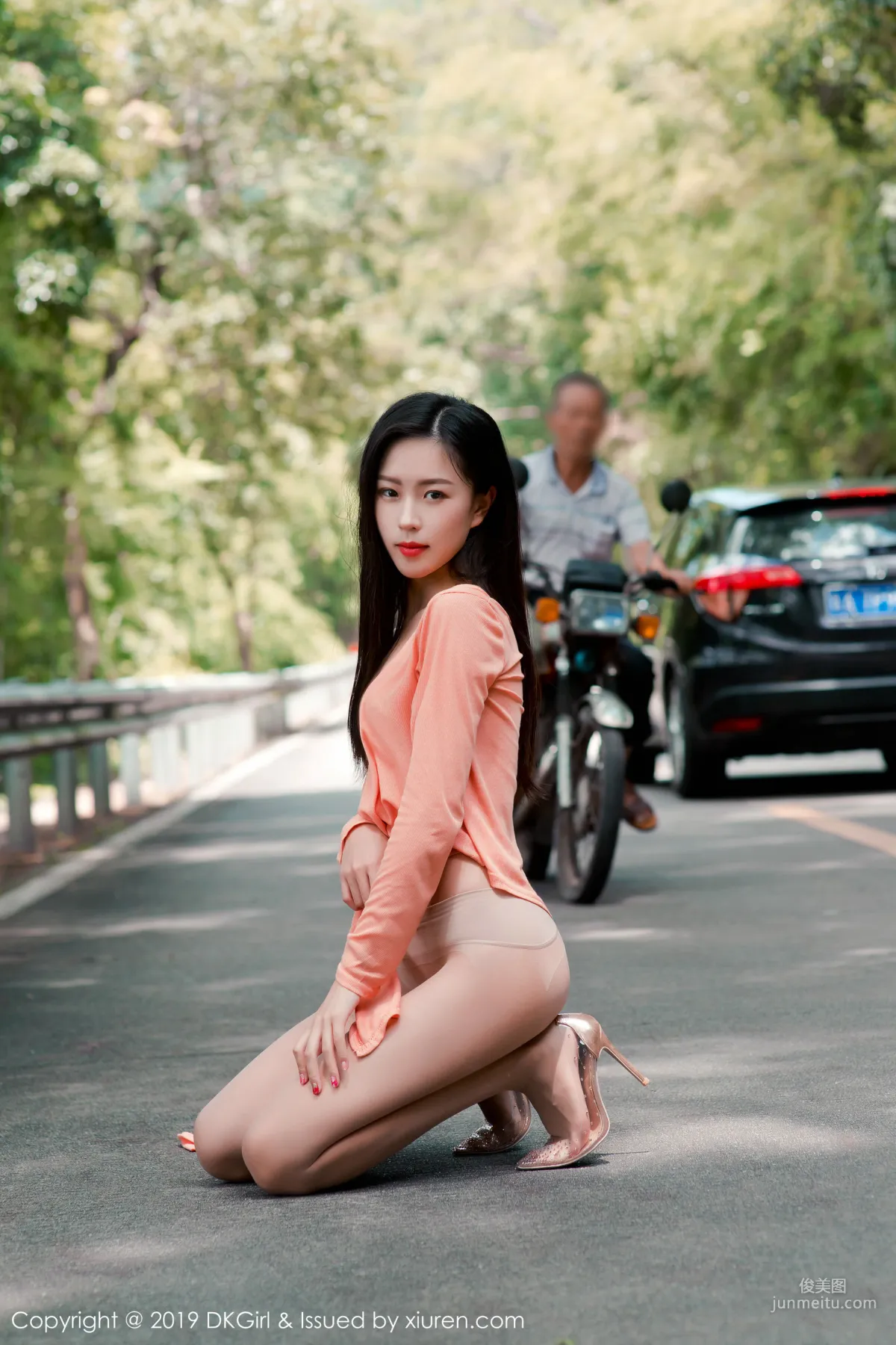 Xiao Ziyi Alice Bold Stockings Outdoor Shoot [DKGirl] Vol.114 Photo Set photo 41