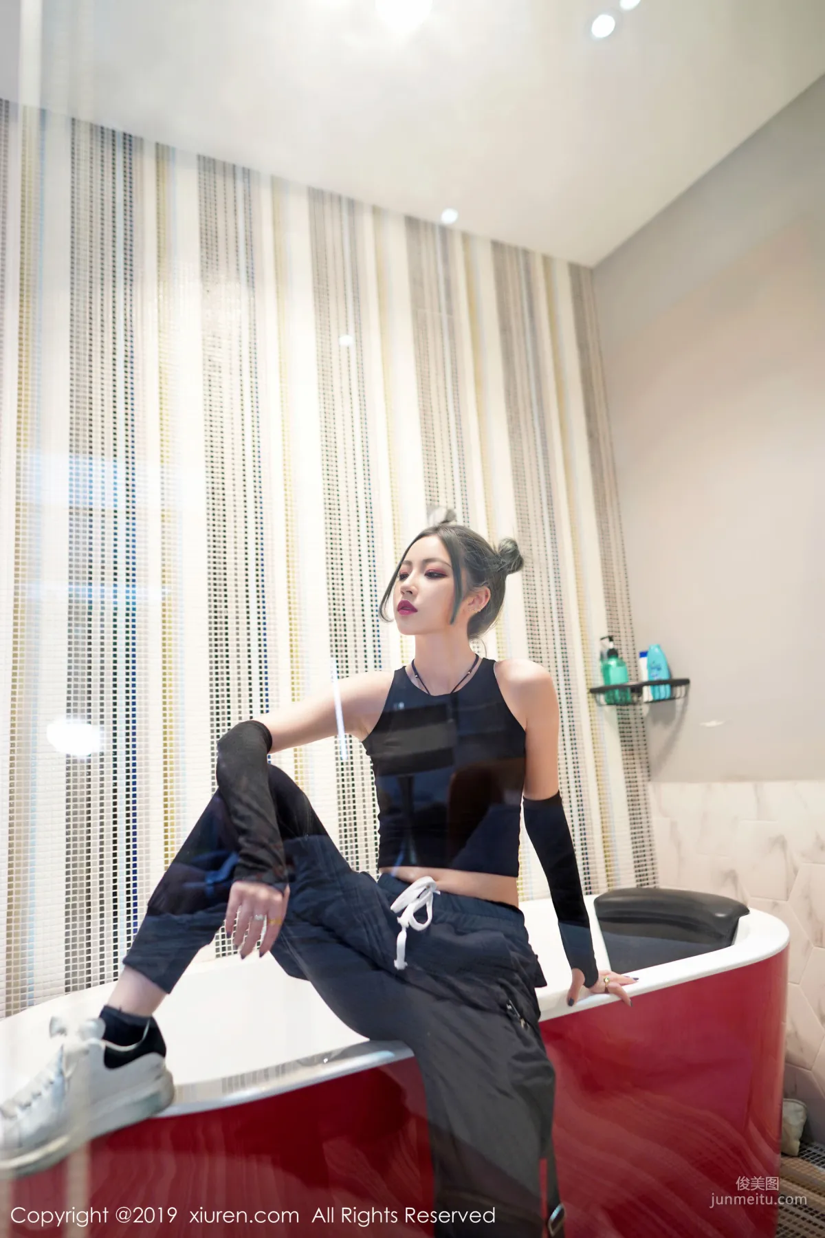Jia Shihan, Slender Beautiful Legs Straight and Smooth [XiuRen] No.1644 Photo Set photo 5