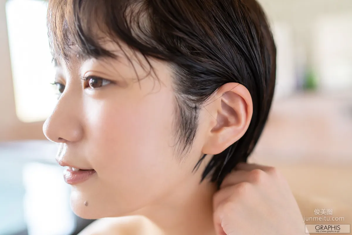 Graphis Gals446 Pele clara photo 61