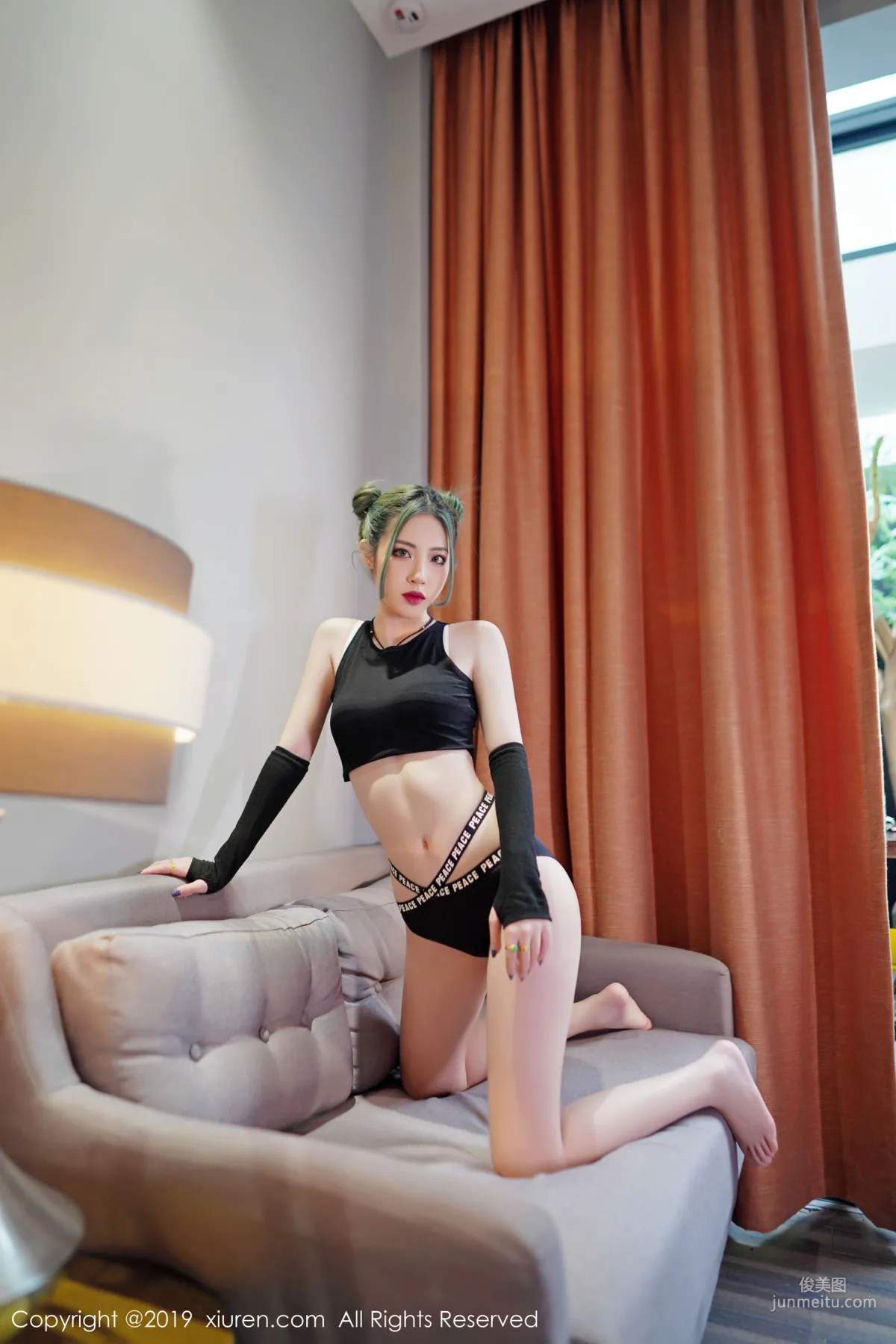 Jia Shihan, Slender Beautiful Legs Straight and Smooth [XiuRen] No.1644 Photo Set photo 32
