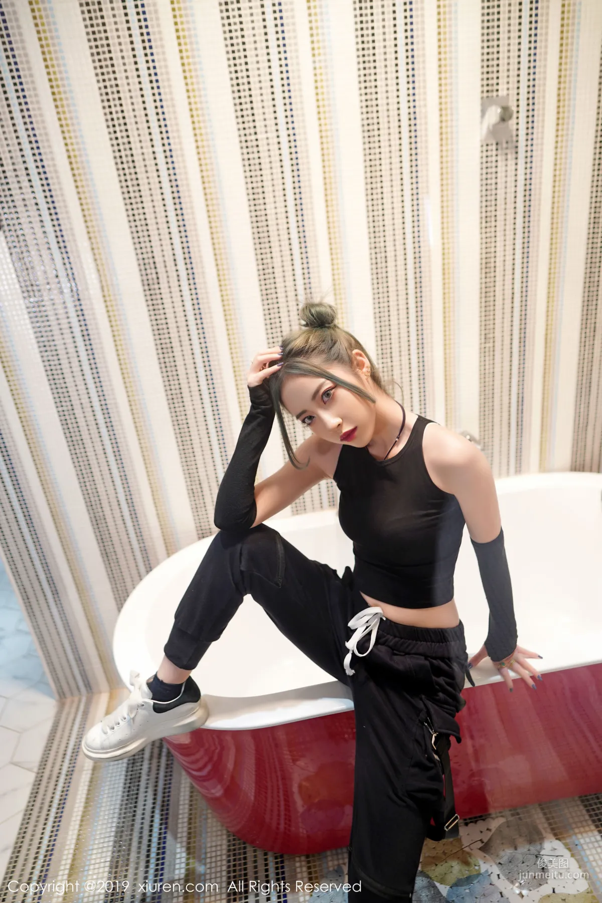 Jia Shihan, Slender Beautiful Legs Straight and Smooth [XiuRen] No.1644 Photo Set photo 8