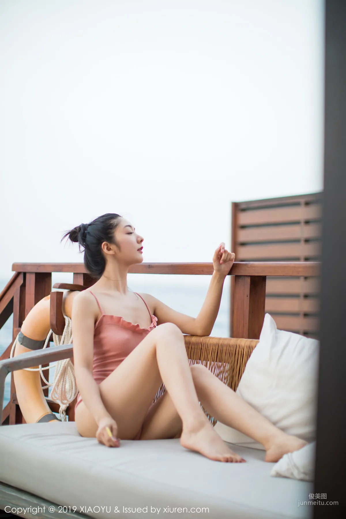 Angela Xiao Reba, Pink Sexy Halter Dress Outdoor Pool Series [XIAOYU] Vol.150 Photo Set photo 28