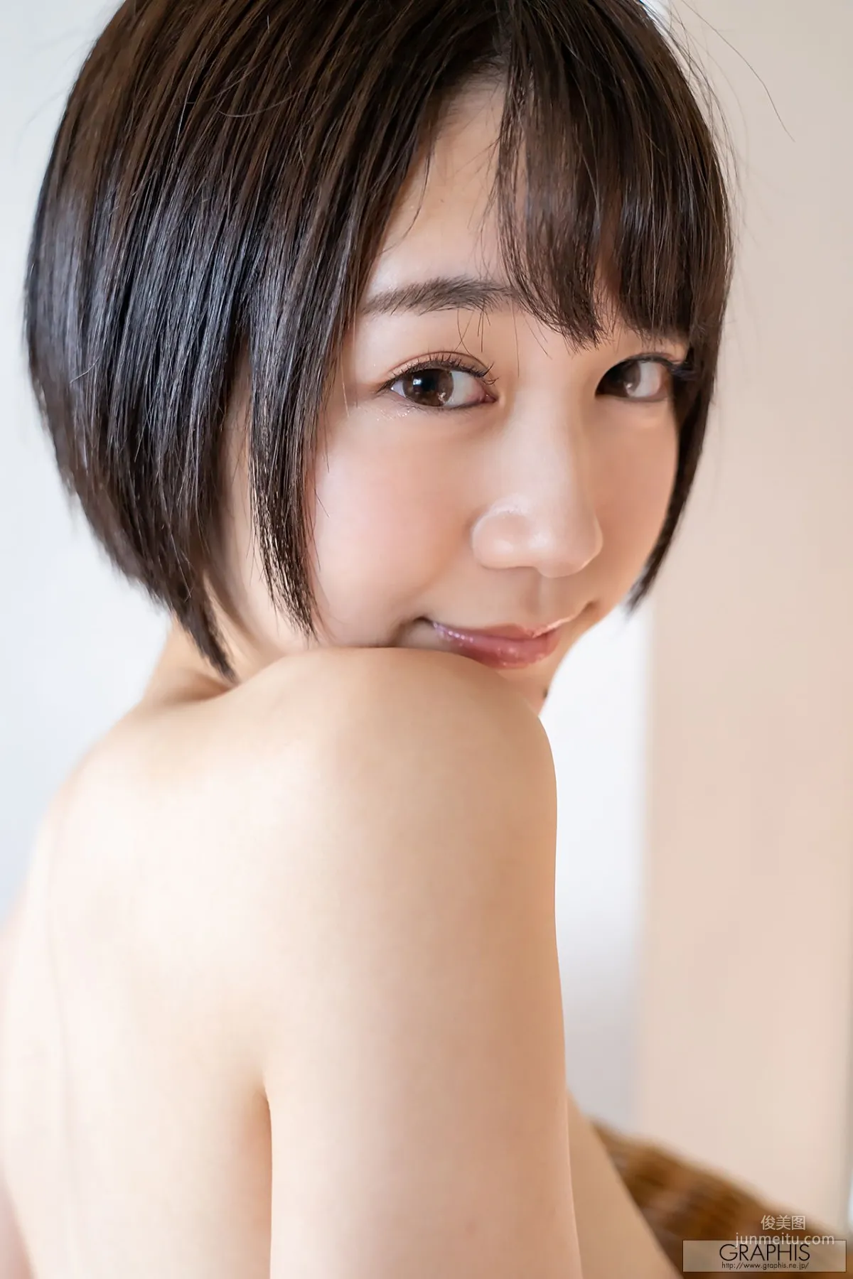 Graphis Gals446 Pele clara photo 34