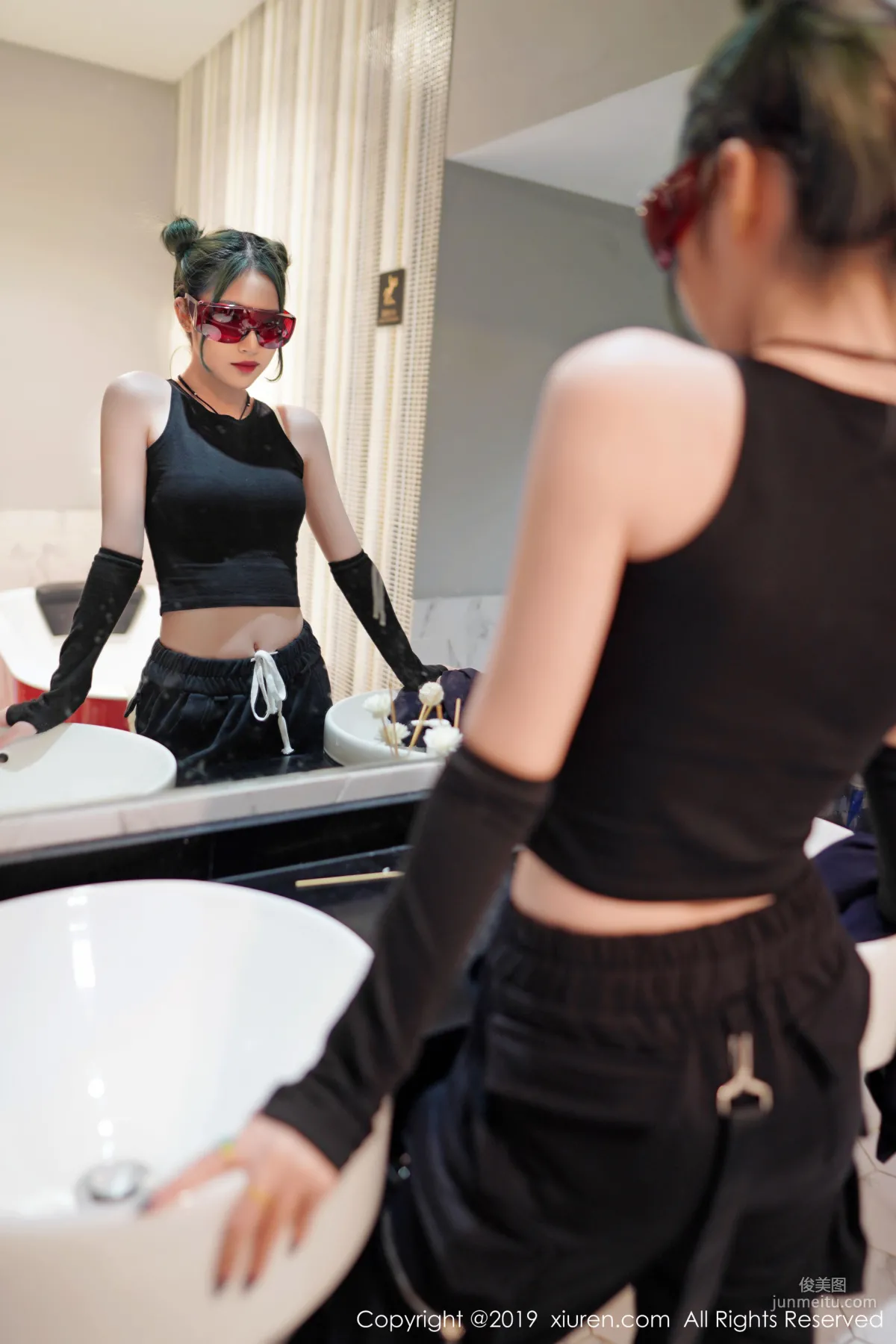 Jia Shihan, Slender Beautiful Legs Straight and Smooth [XiuRen] No.1644 Photo Set photo 2