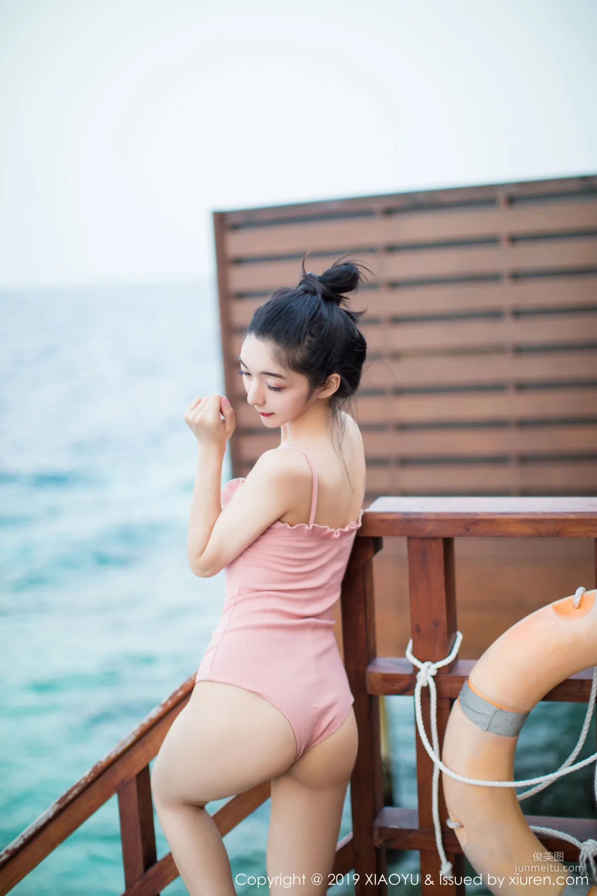 Angela Xiao Reba, Pink Sexy Halter Dress Outdoor Pool Series [XIAOYU] Vol.150 Photo Set photo 52