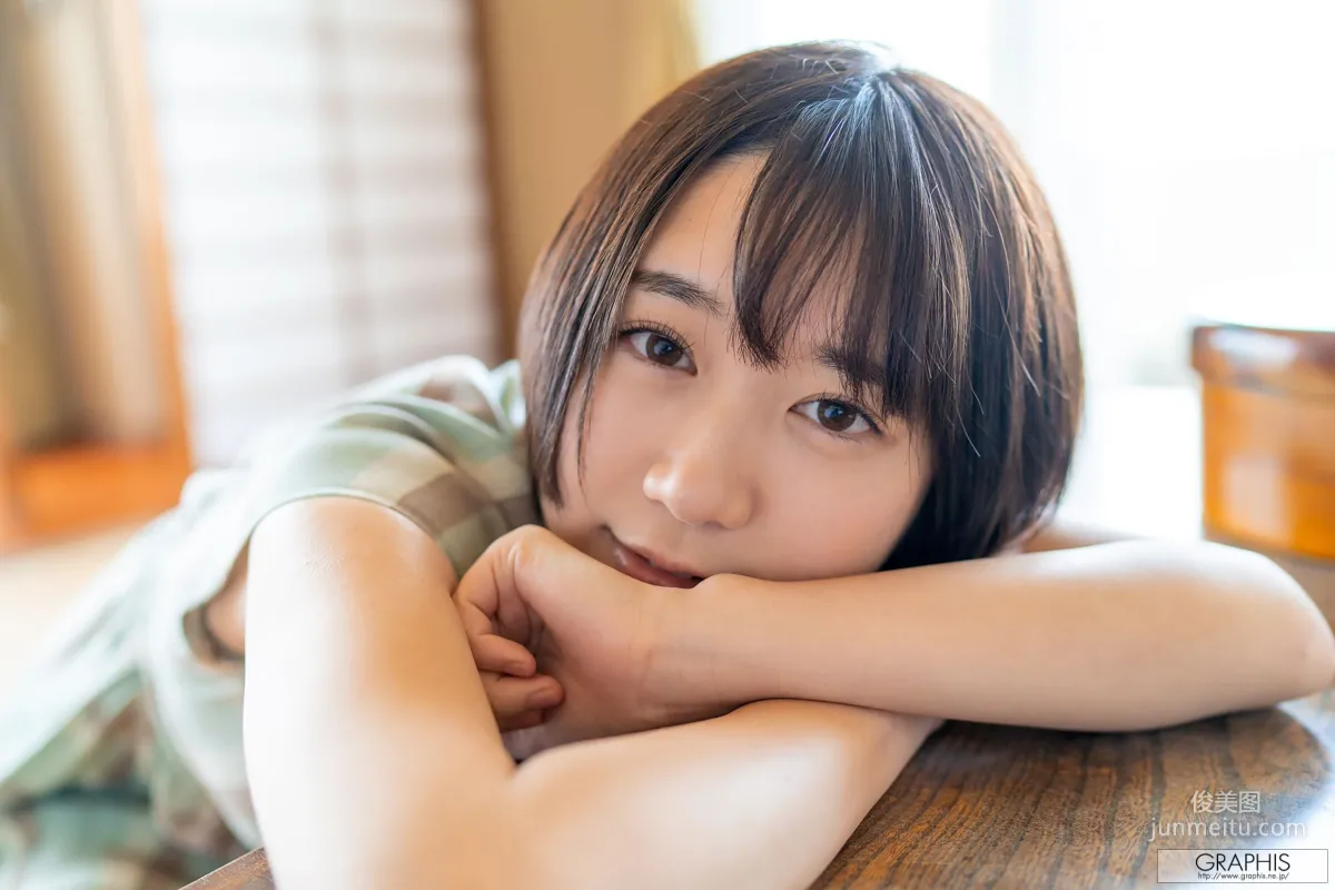 Graphis Gals446 Pele clara photo 46