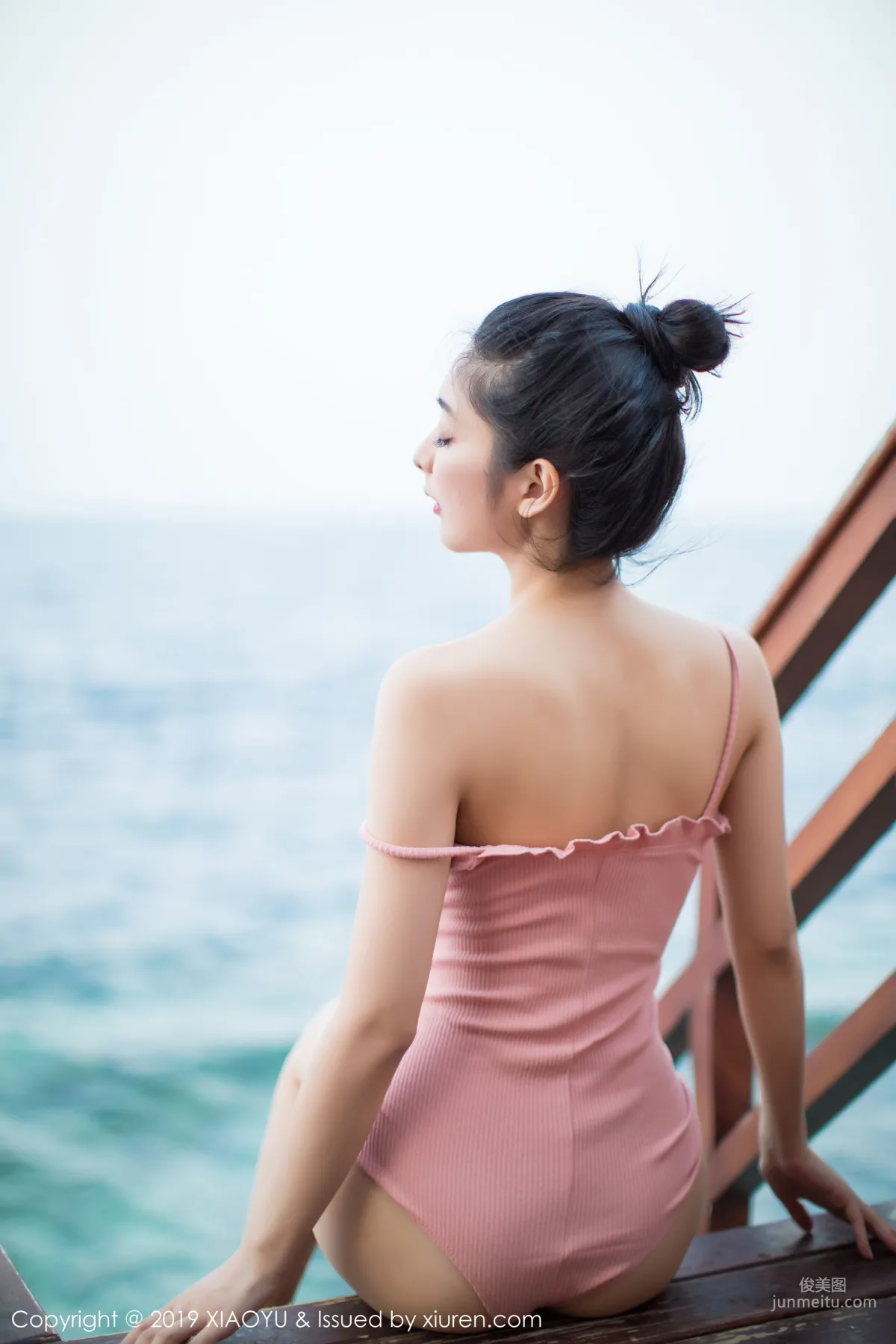 Angela Xiao Reba, Pink Sexy Halter Dress Outdoor Pool Series [XIAOYU] Vol.150 Photo Set photo 44
