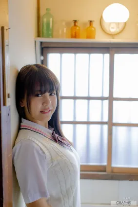 夕美しおん Shion Yumi [Graphis] Limited Edition 寫真集