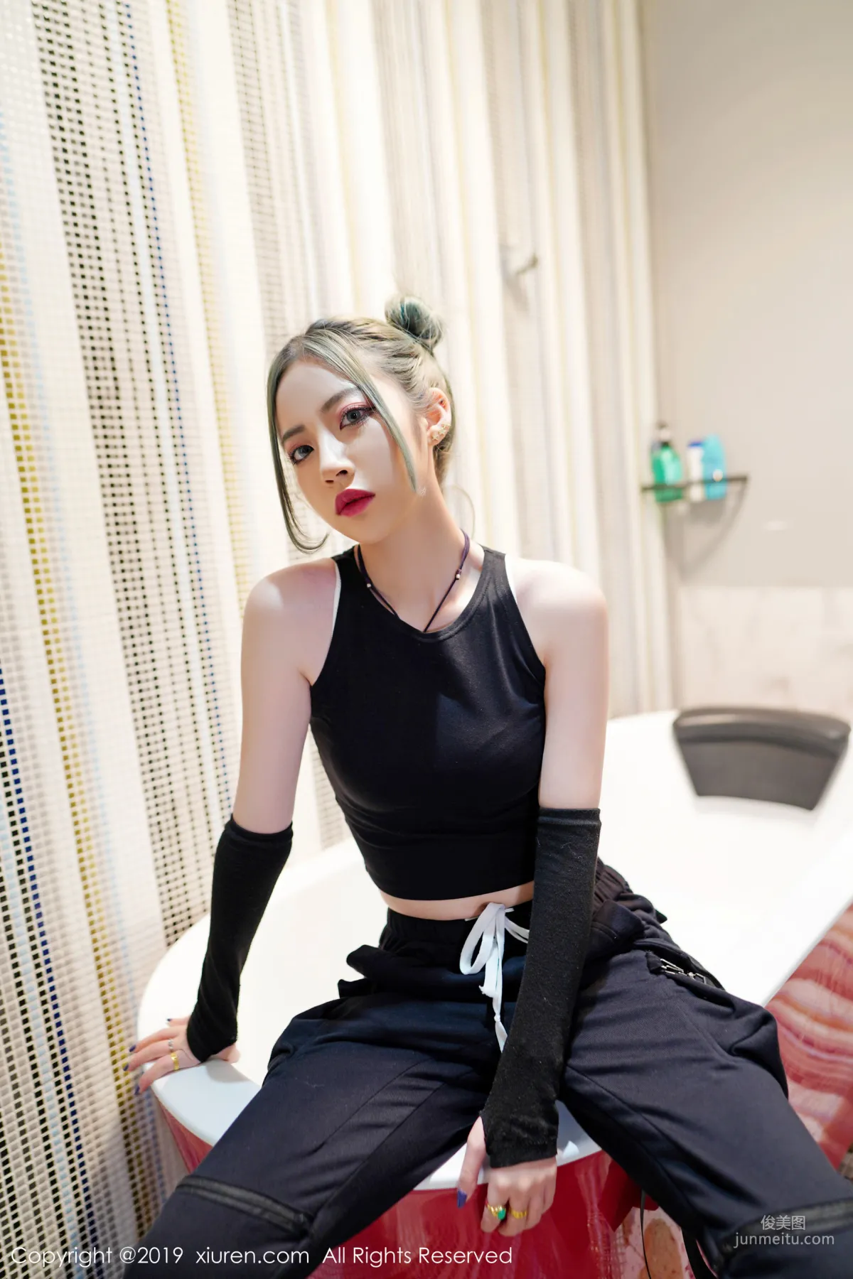 Jia Shihan, Slender Beautiful Legs Straight and Smooth [XiuRen] No.1644 Photo Set photo 13