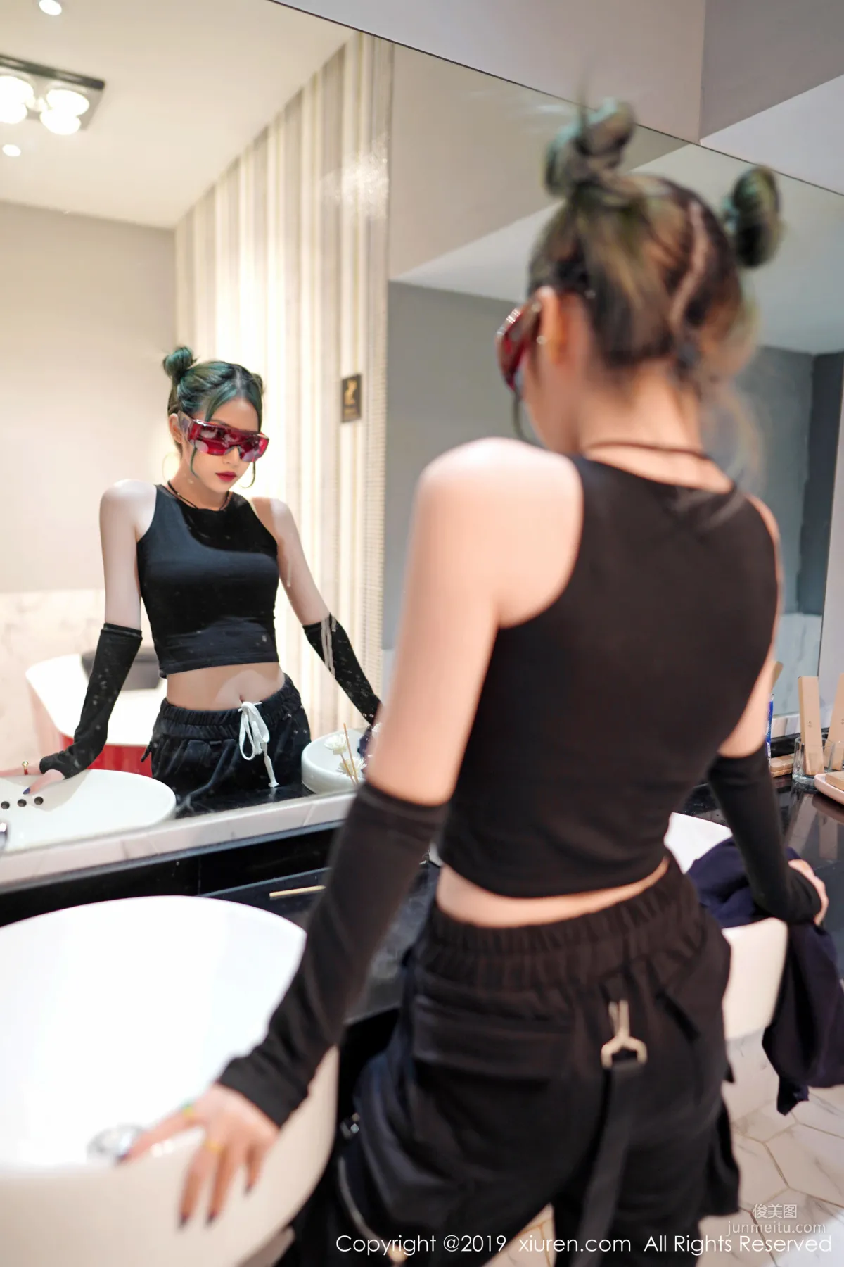 Jia Shihan, Slender Beautiful Legs Straight and Smooth [XiuRen] No.1644 Photo Set photo 1