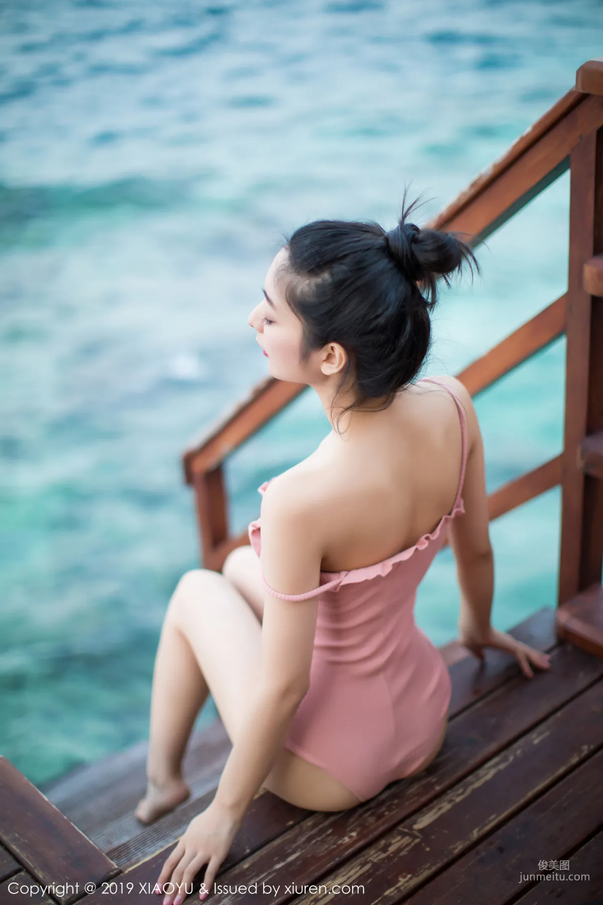 Angela Xiao Reba, Pink Sexy Halter Dress Outdoor Pool Series [XIAOYU] Vol.150 Photo Set photo 45