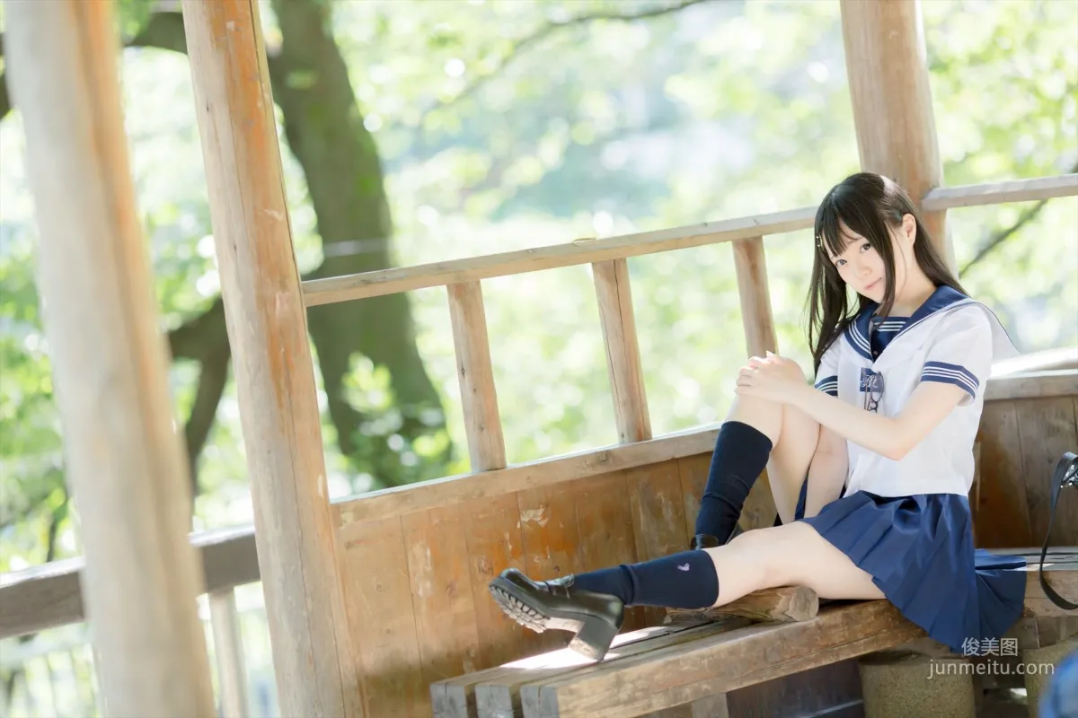 まきろん。《君夏 - 君と僕の夏休み》 制服  写真集16