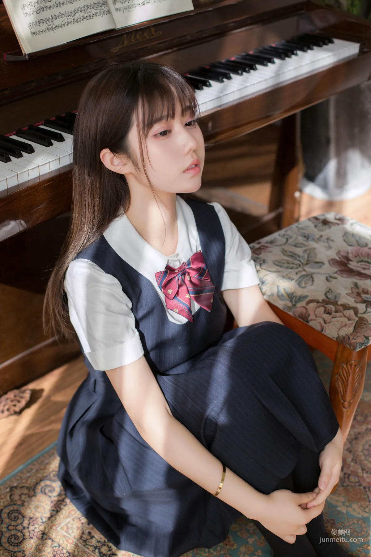 Ji Jingjiang: Web Idols photo 2