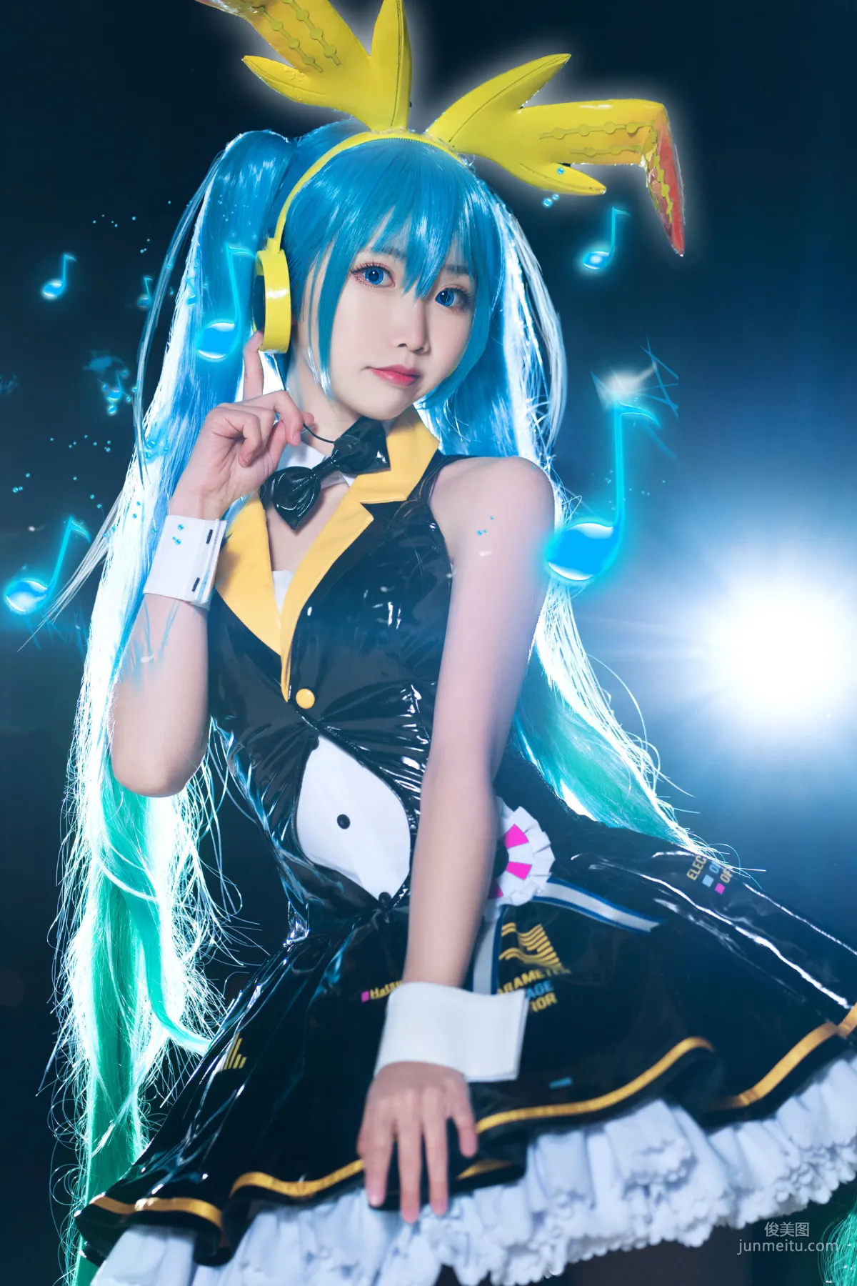 Mianbing Xianer, Hatsune Miku [Cosplay] Photo Set photo 12