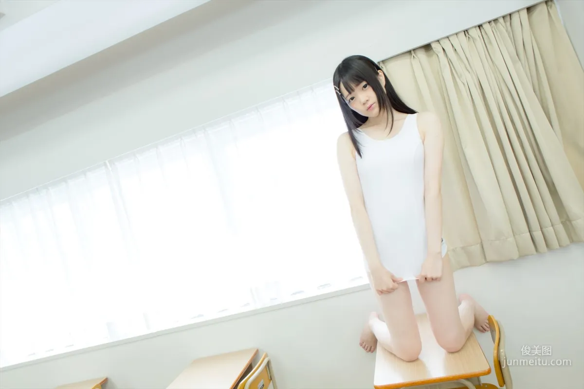 まきろん。《君夏 - 君と僕の夏休み》 白スク 写真集9