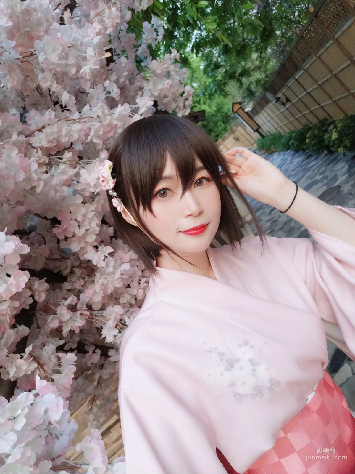 Baiyin 81: Web Idols photo 3