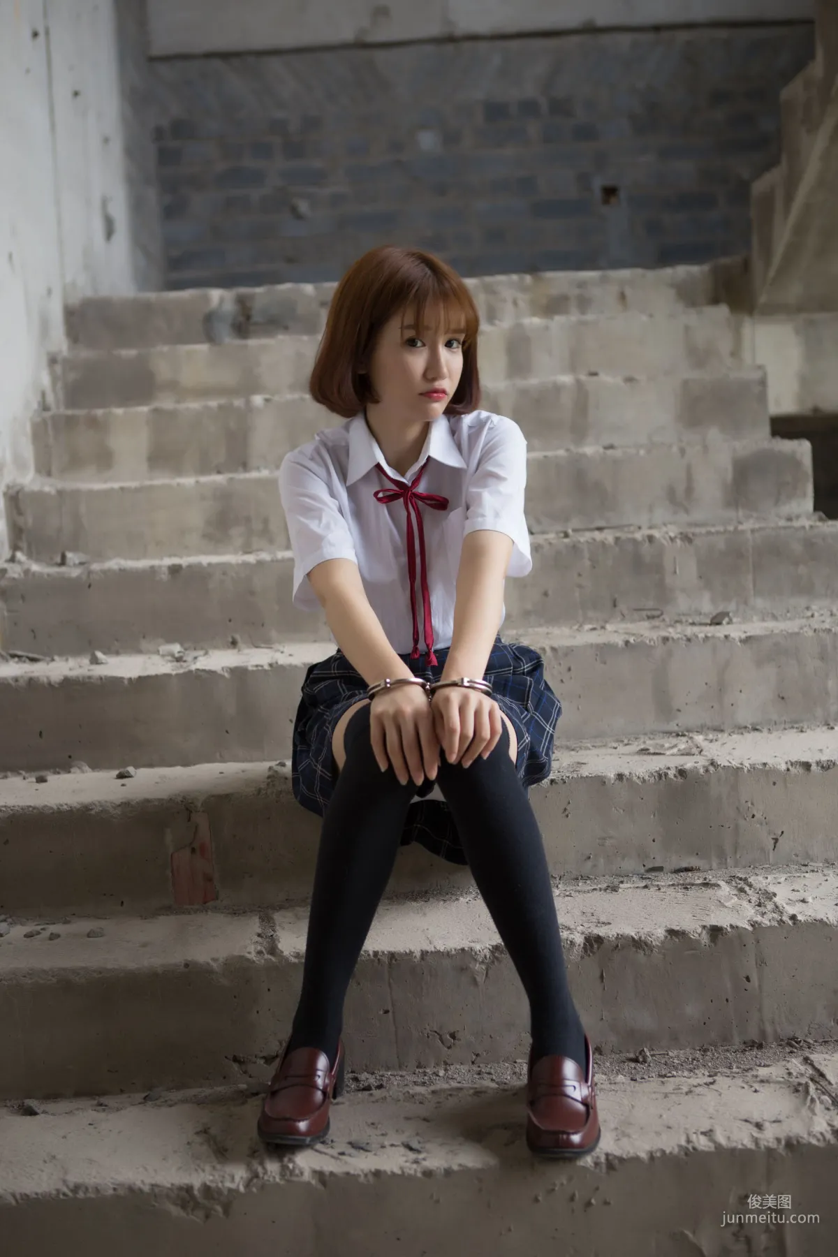 k8 Aojiao Mengmeng Vivian, School Uniform Outdoor Bondage Photo Set photo 22