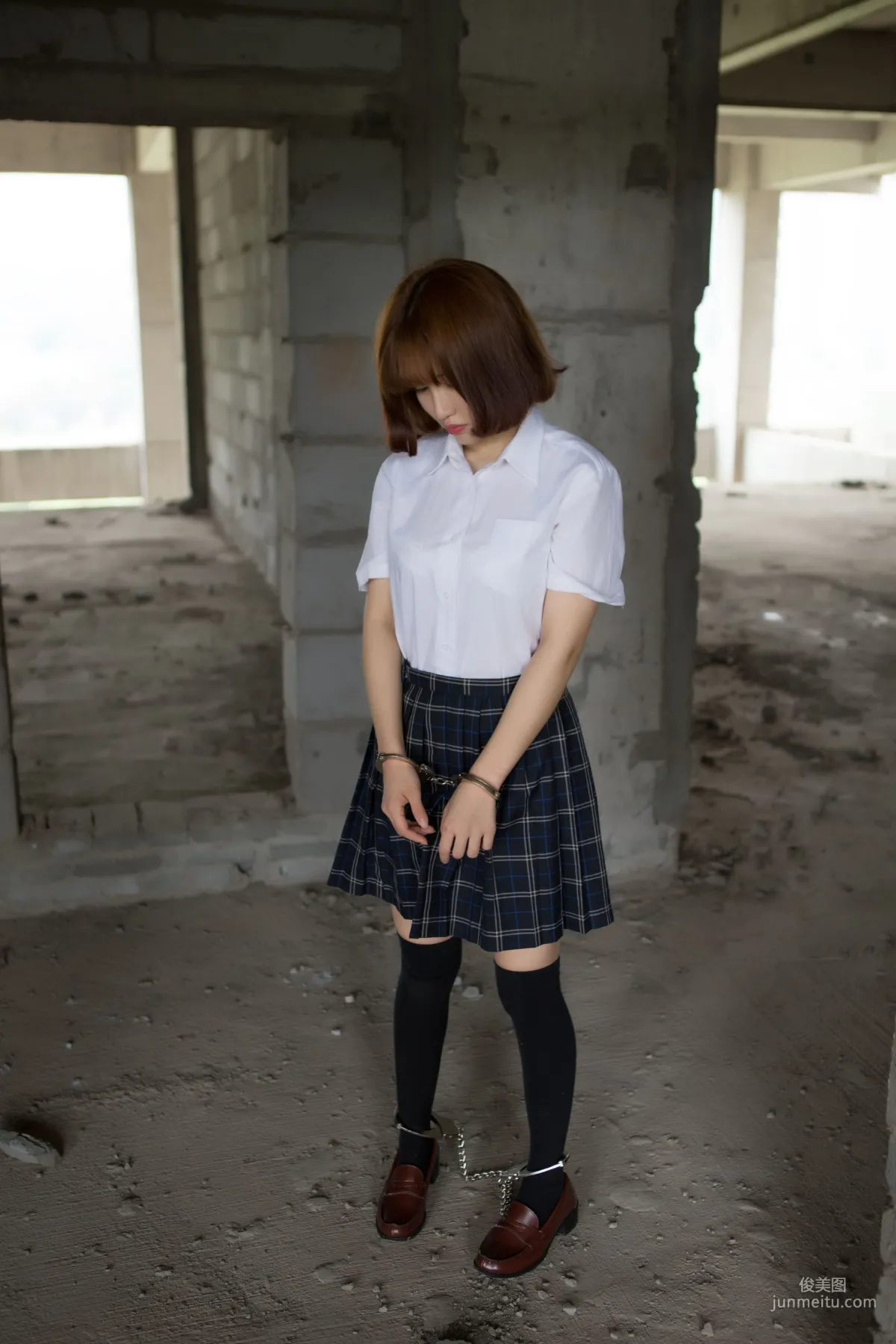 k8 Aojiao Mengmeng Vivian, School Uniform Outdoor Bondage Photo Set photo 21