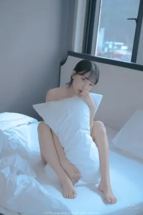 韓國尤物姜仁卿《性感背心+激情調教》 [ARTGRAVIA] 寫真集