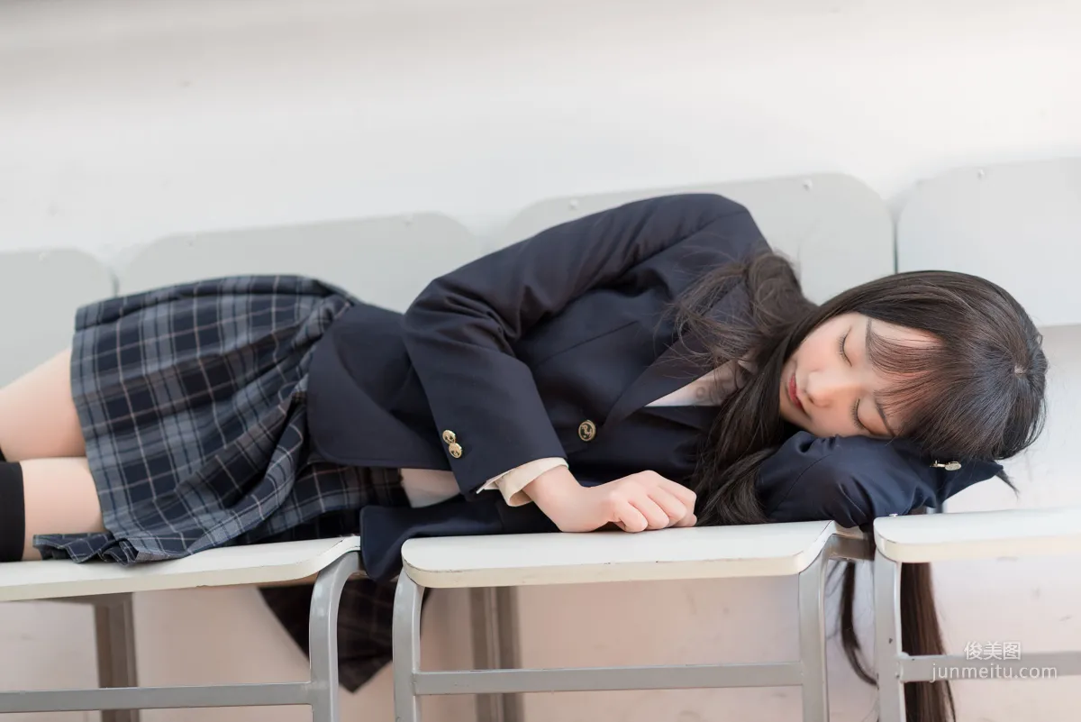 萌妹木绵绵OwO《西式JK》 [COSER美女] 写真集47