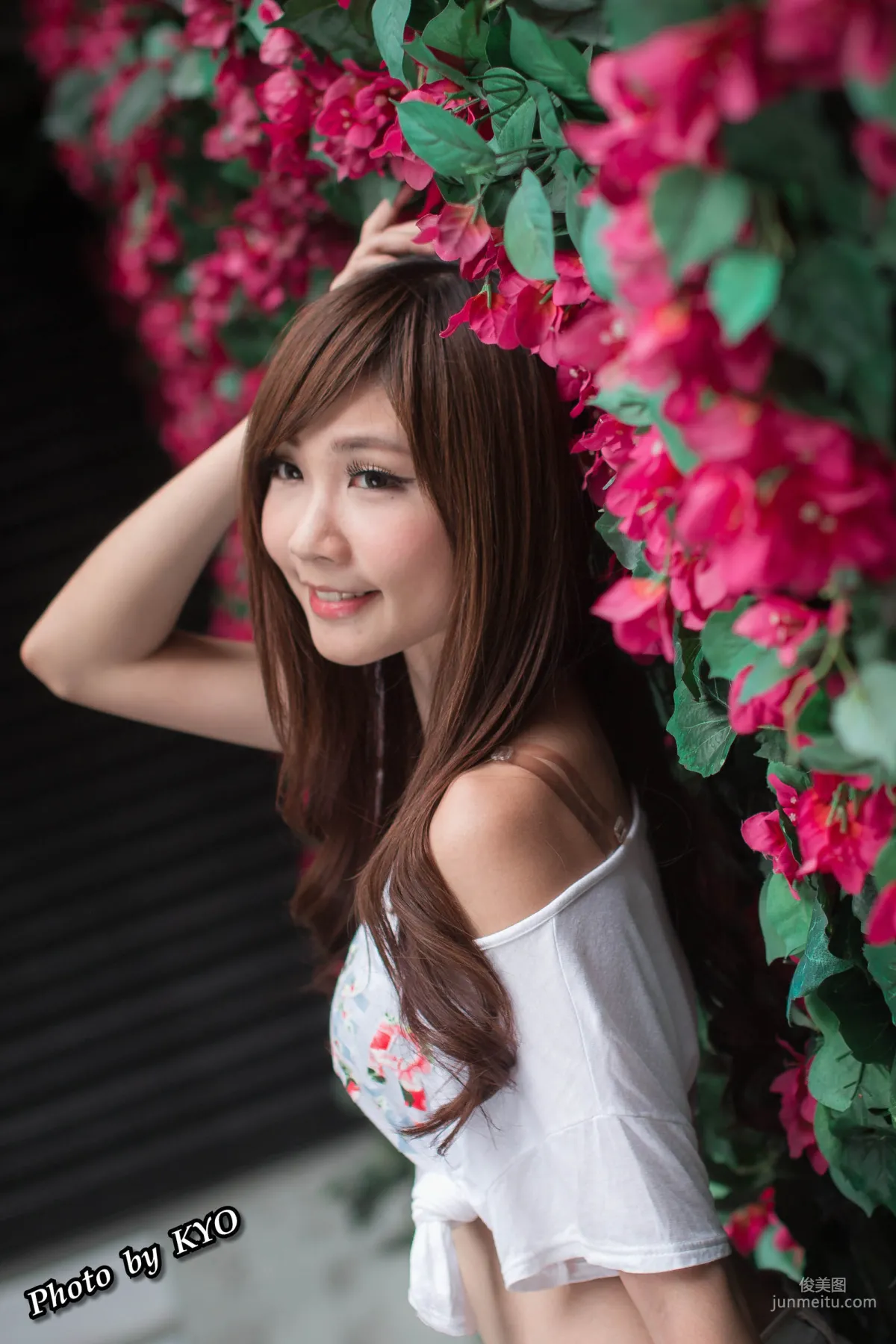 Zhang Yazhu Chu, Blooming in Zhongxiao Dunhua Outdoor Shoot Photo Set photo 12