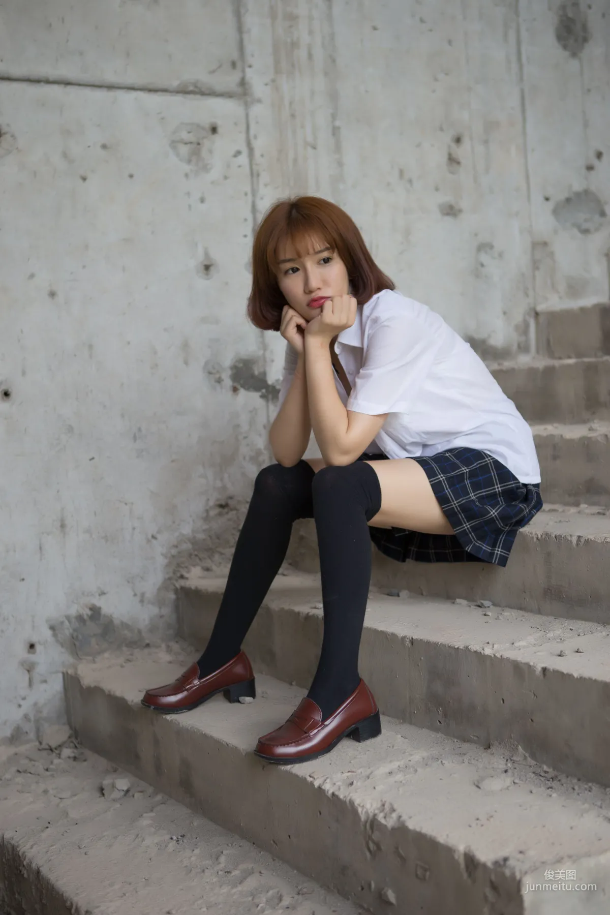 k8 Aojiao Mengmeng Vivian, School Uniform Outdoor Bondage Photo Set photo 13