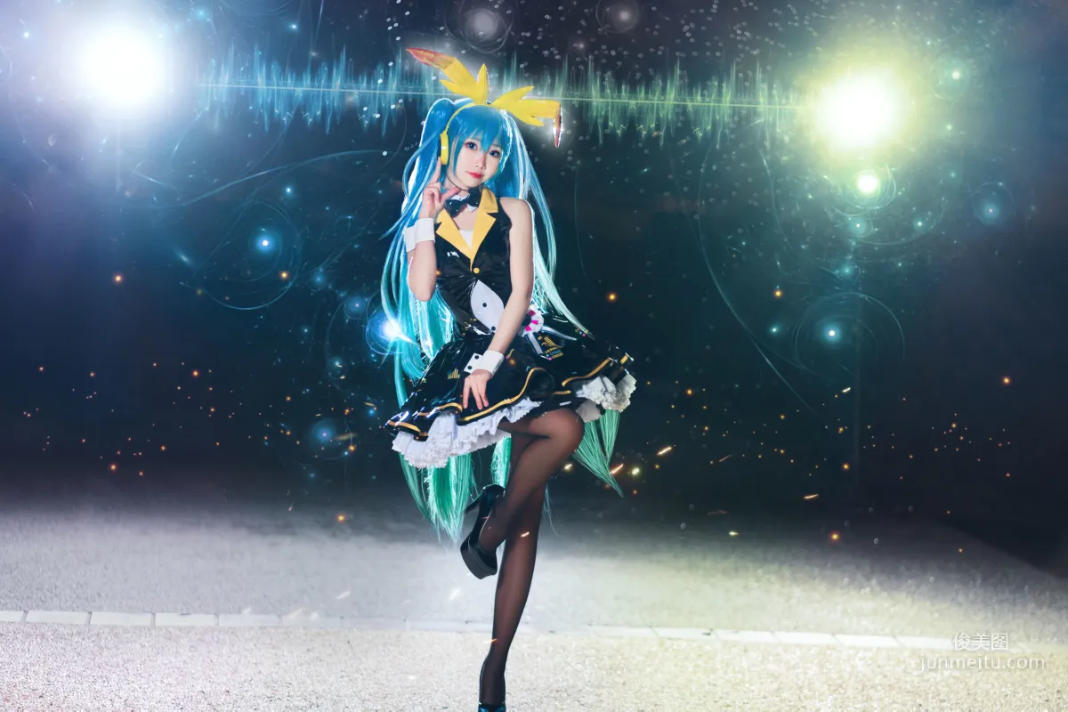 Mianbing Xianer, Hatsune Miku [Cosplay] Photo Set photo 5