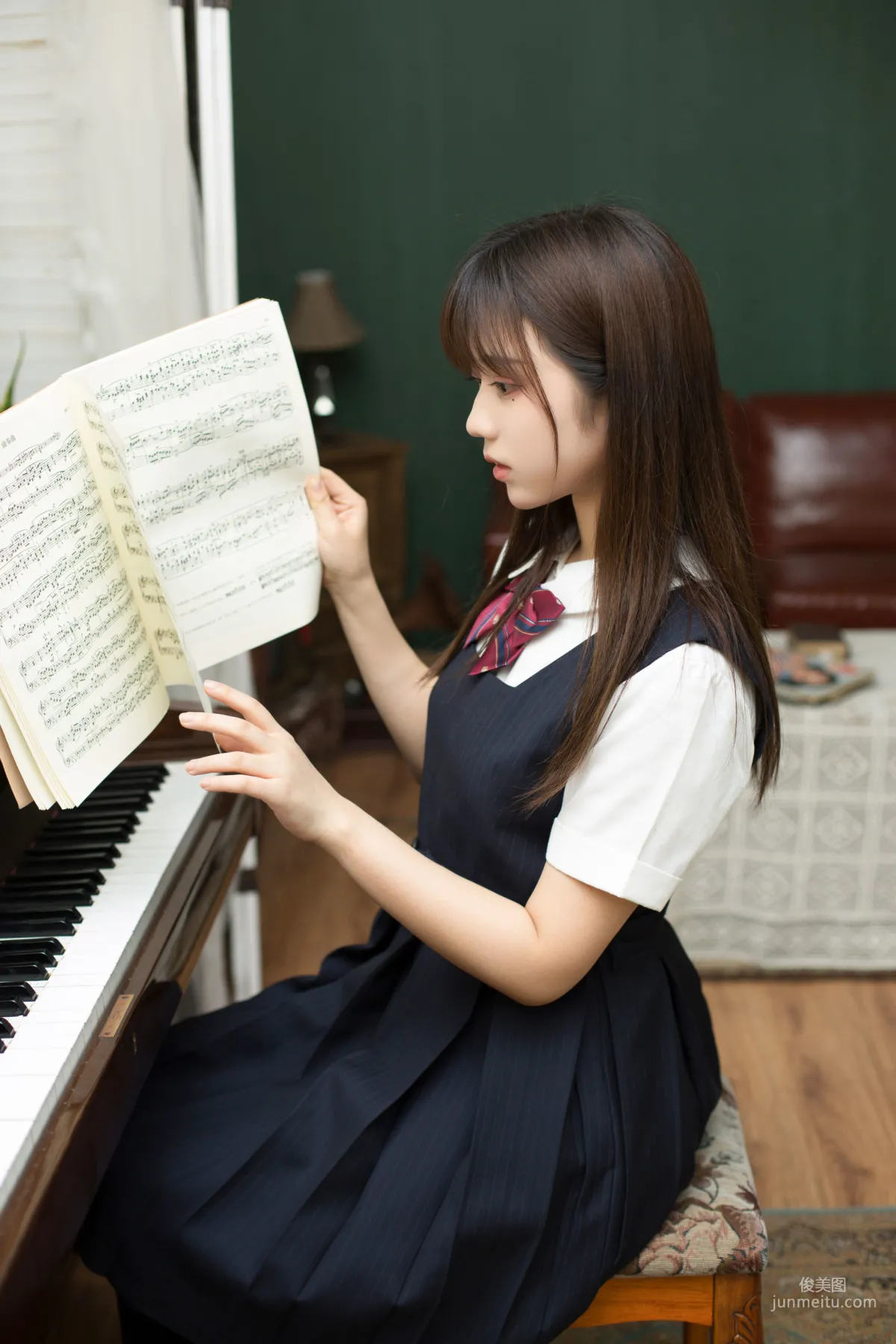 Ji Jingjiang: Web Idols photo 3