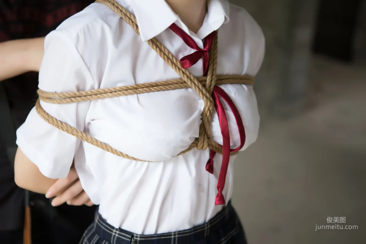 k8 Aojiao Mengmeng Vivian, School Uniform Outdoor Bondage Photo Set photo 8
