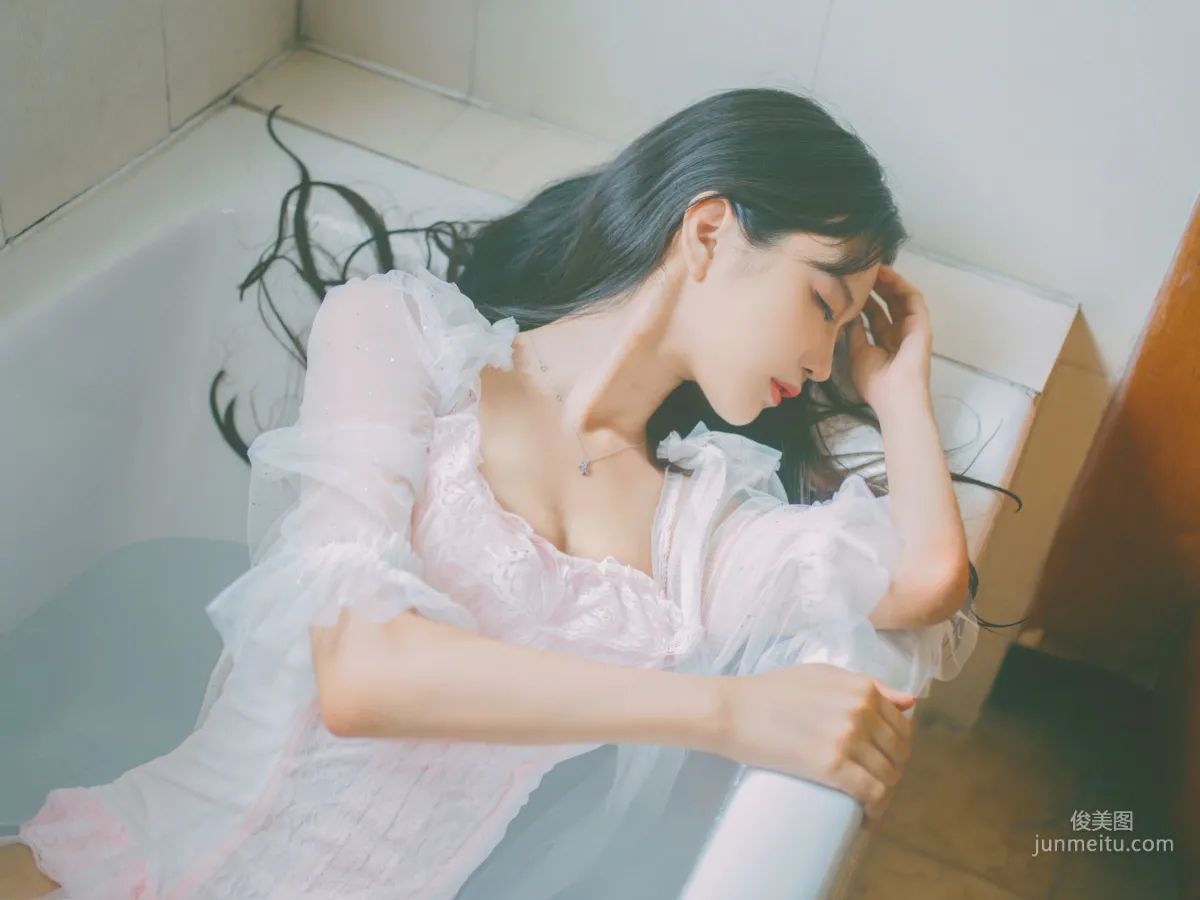 Shika Xiao Lulu: Bathtub [COSPLAY] Photo Set photo 5